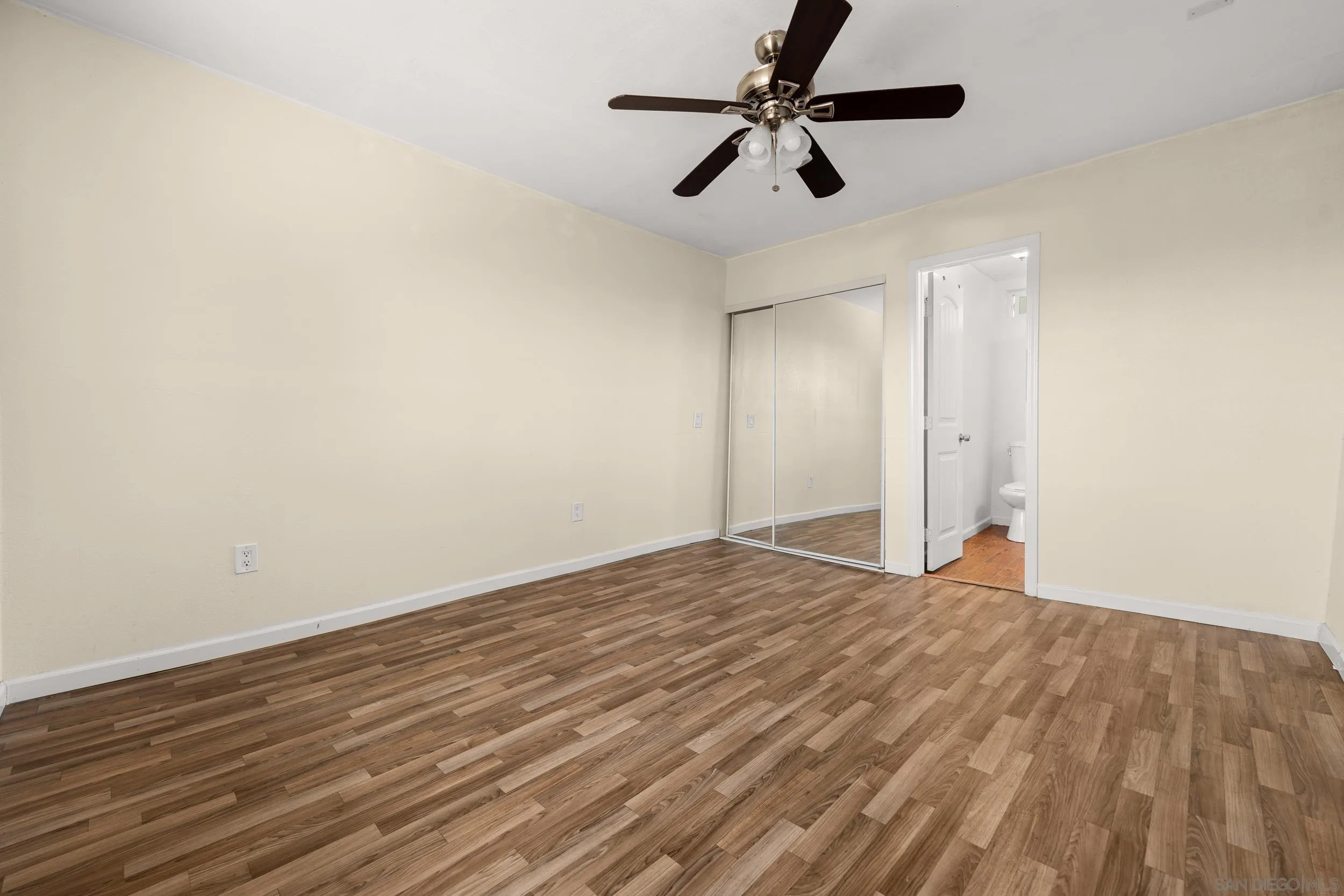 https://cdn.realtyfeed.com/cdn/127/250037866/5b5cf8a6abef4b03b6108f984b1dacf3.webp