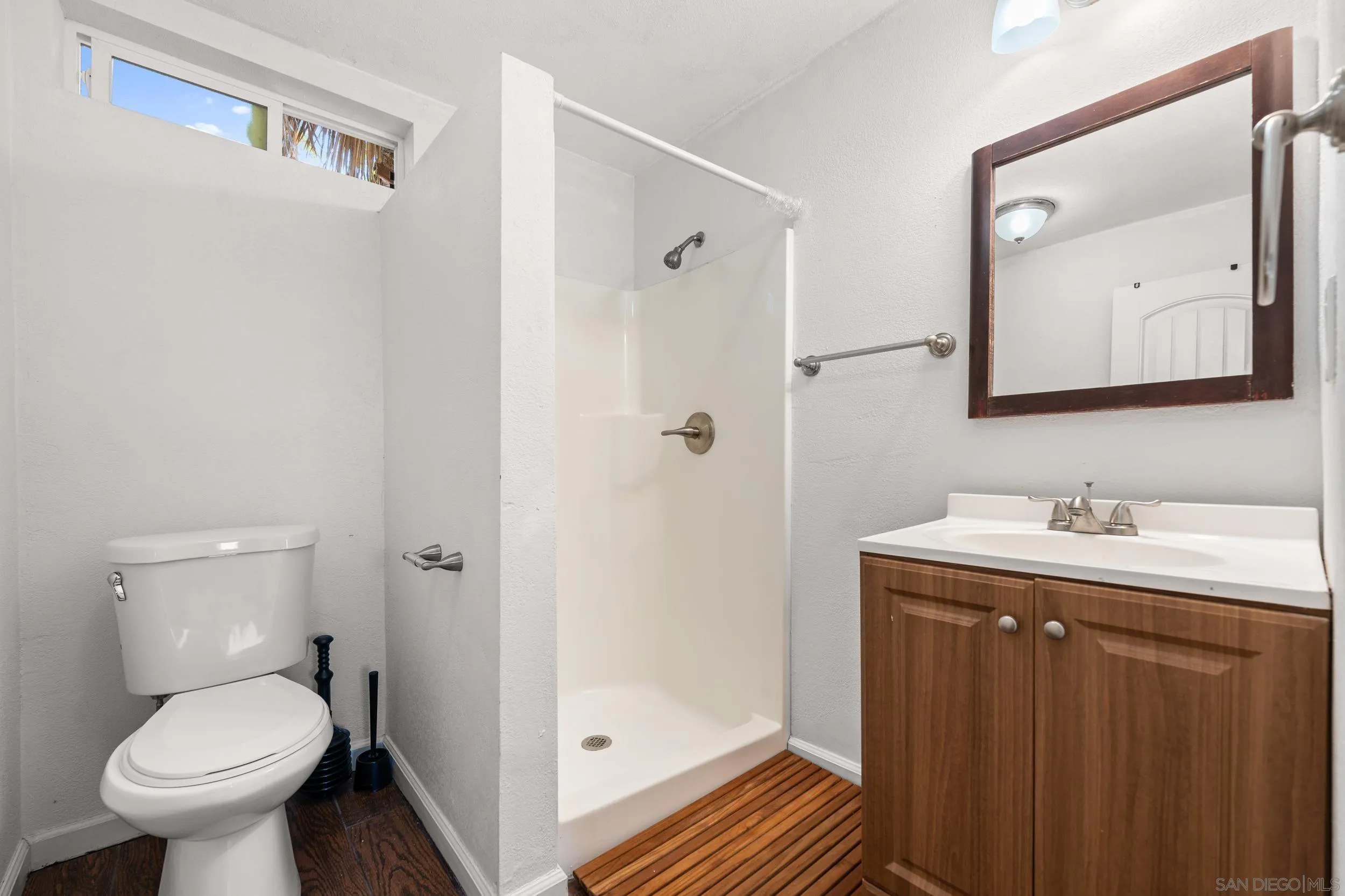 https://cdn.realtyfeed.com/cdn/127/250037866/940858ba332b8d5642108224fd290841.webp