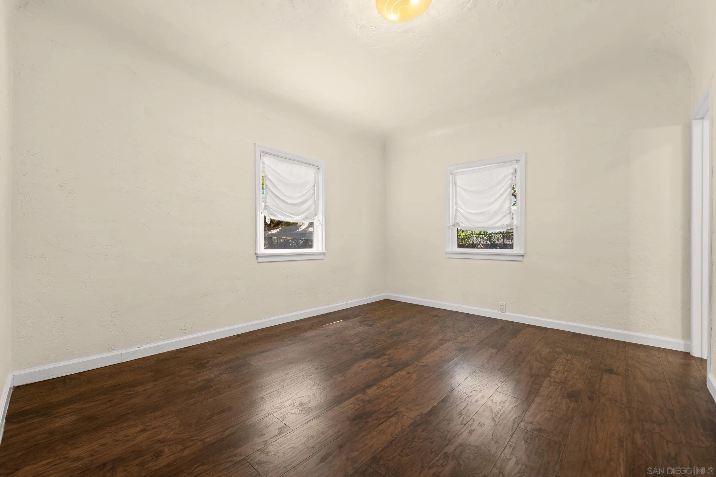 https://cdn.realtyfeed.com/cdn/127/250037866/c3b57afa314ba2cc1389694993ed06c7.webp