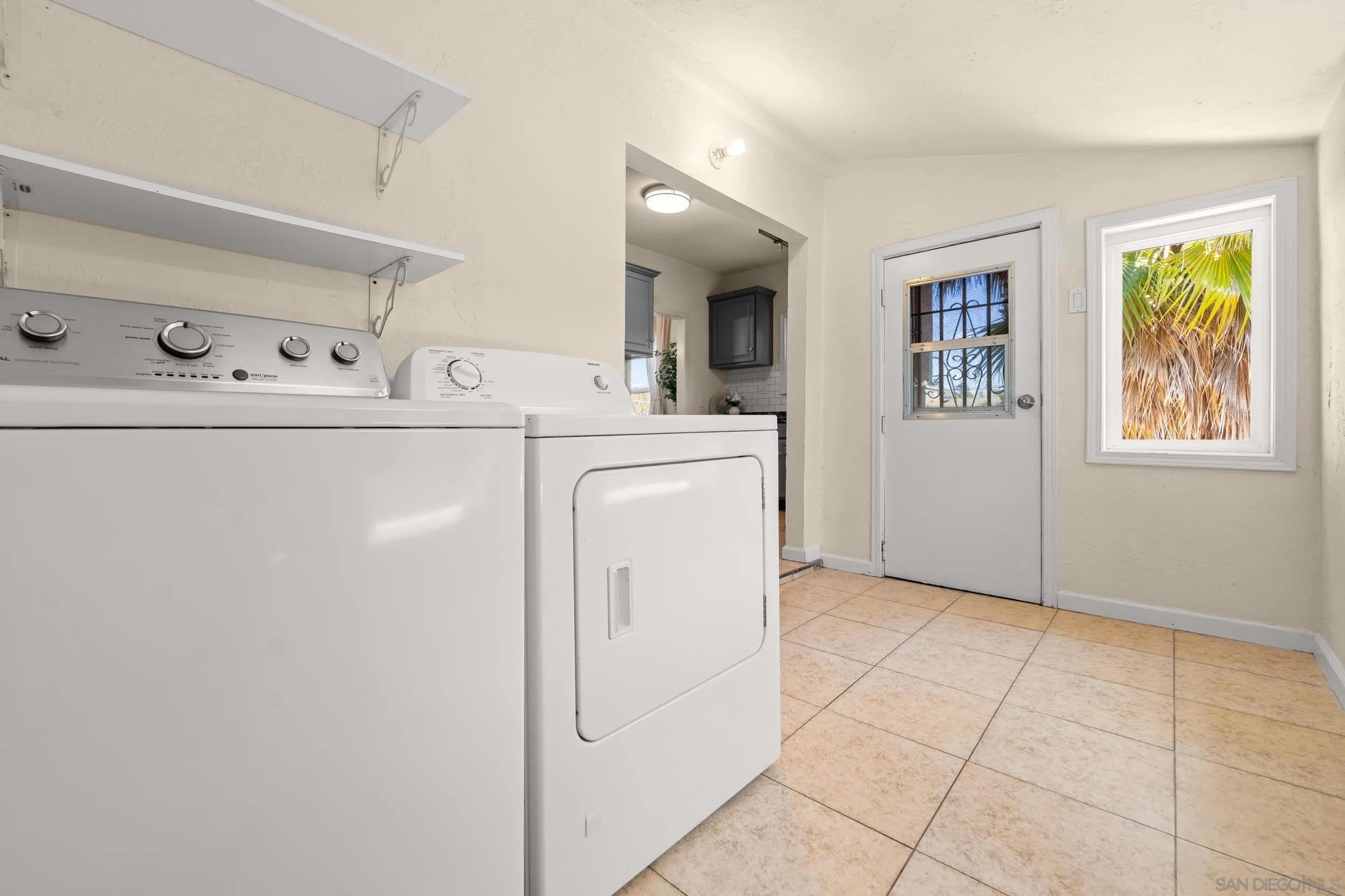 https://cdn.realtyfeed.com/cdn/127/250037866/cfe4c8aed1e1a2bd489bafca1cc6d9e8.webp