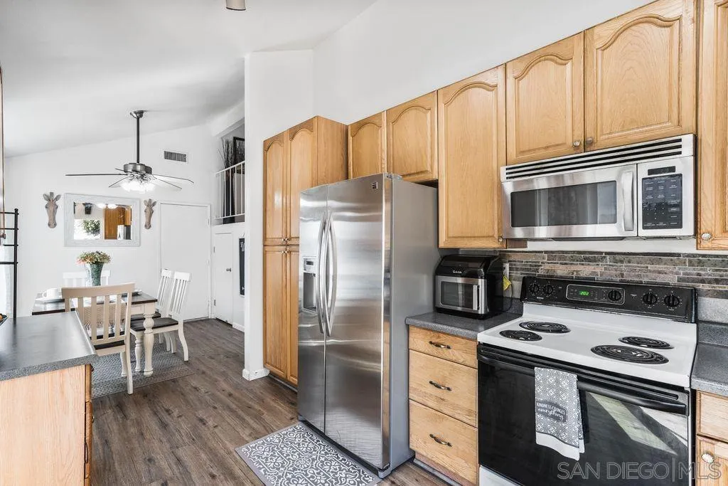 https://cdn.realtyfeed.com/cdn/127/250037869/a3da97726de49b8d897494d387d8c584.webp