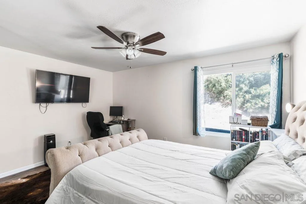 https://cdn.realtyfeed.com/cdn/127/250037869/ed7983d2e9ccd47b7434c6f72a0328b4.webp