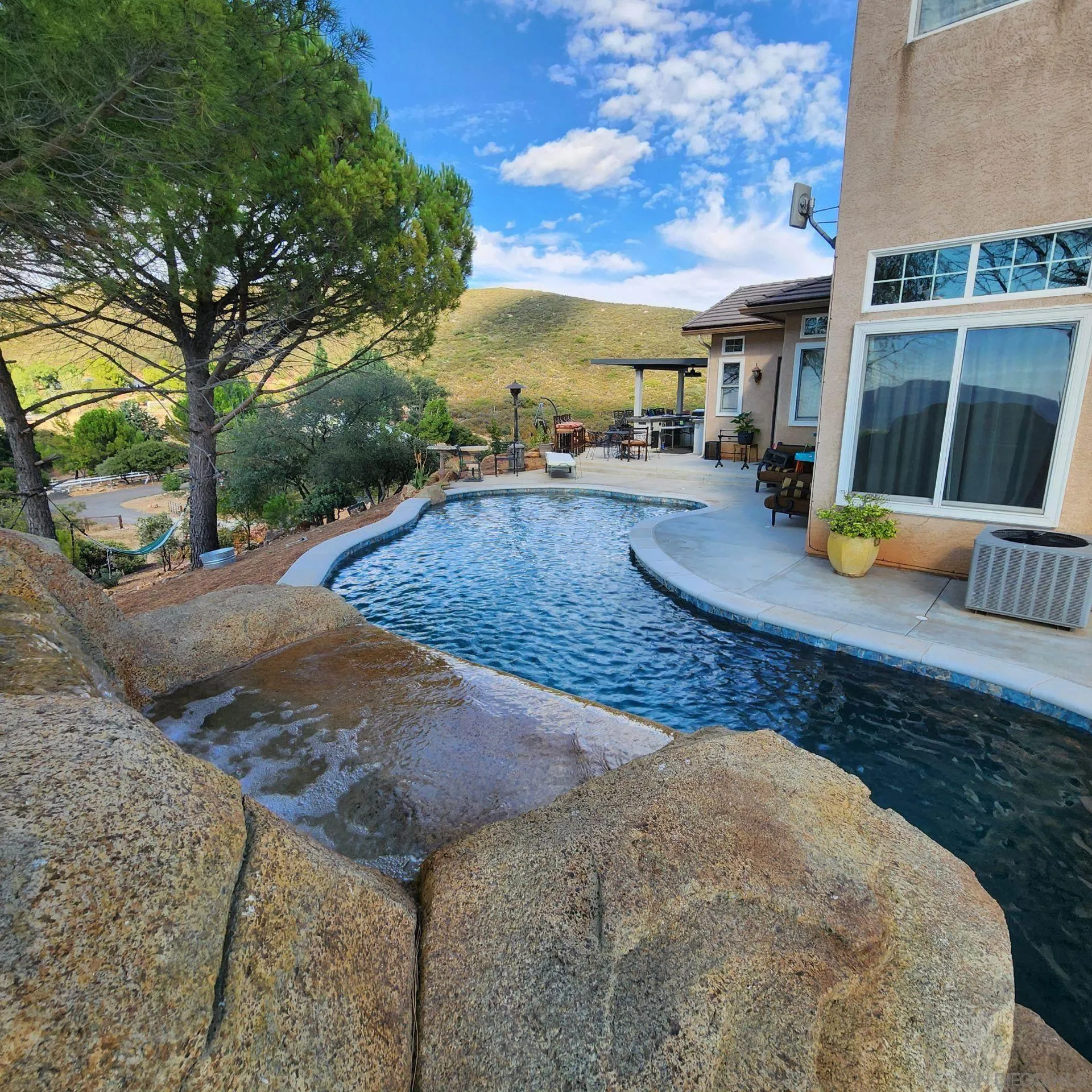 https://cdn.realtyfeed.com/cdn/127/250037872/1b22c70d258bbbba1c37e520aa7582a9.webp
