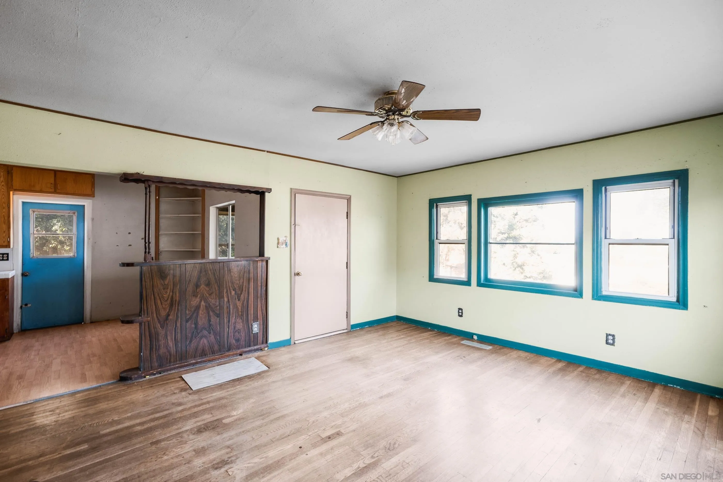 https://cdn.realtyfeed.com/cdn/127/250037873/9c95cc18895b294e4d18b4b55ebe44c2.webp