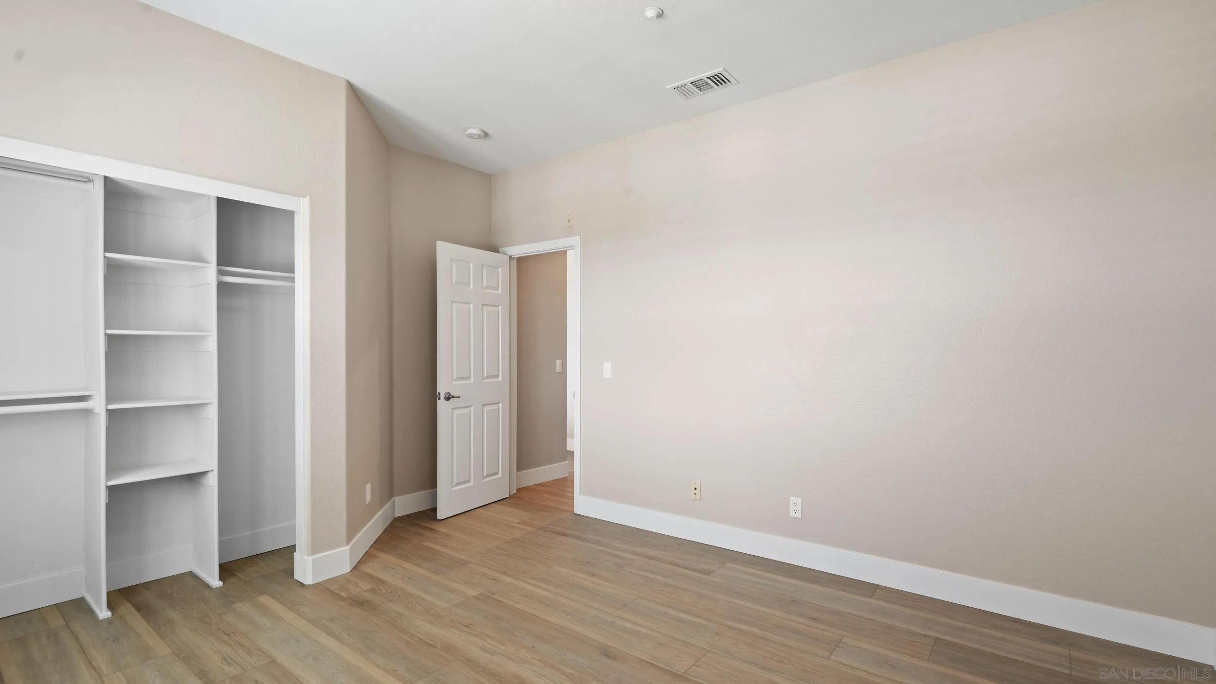 Photo #23: 250037874 Listing: Photo #23