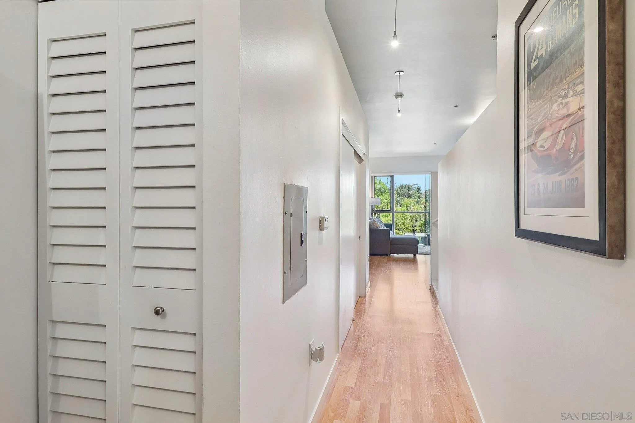 Photo #11: 250037876 Listing: Photo #11