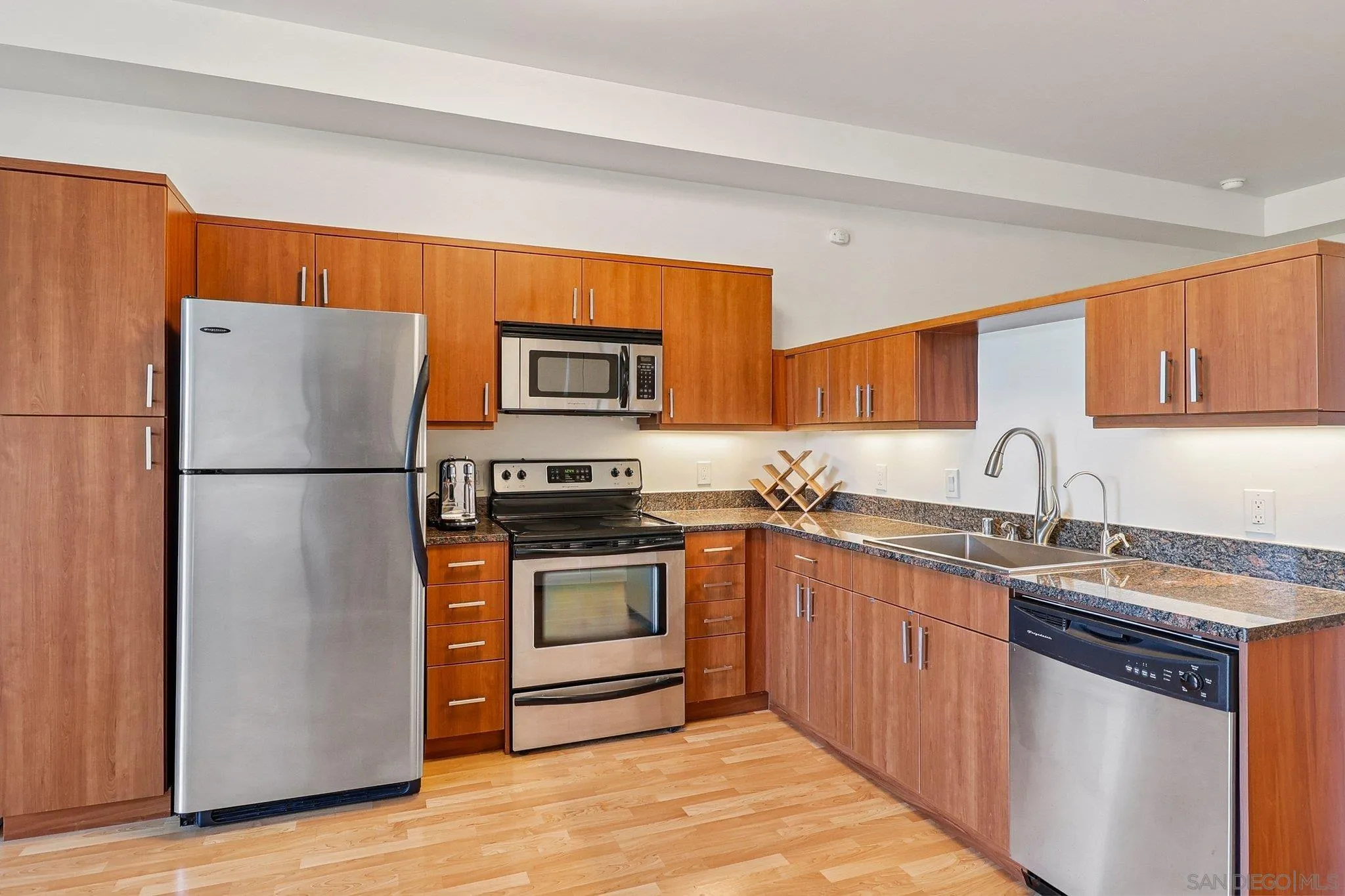 Photo #10: 250037876 Listing: Photo #10