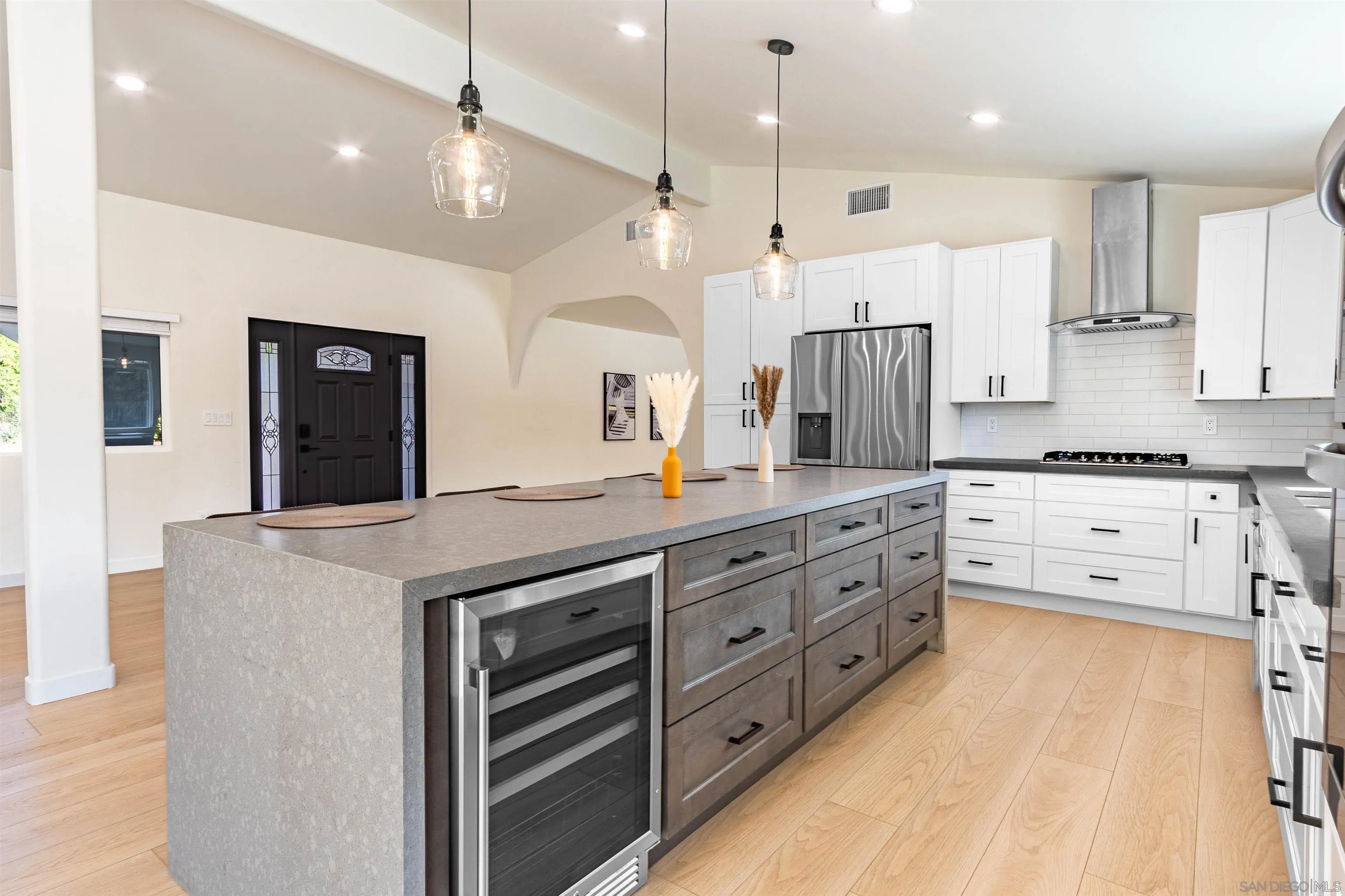 https://cdn.realtyfeed.com/cdn/127/250037877/3de62f4b1ea8440e213a1c53eafcc20e.webp
