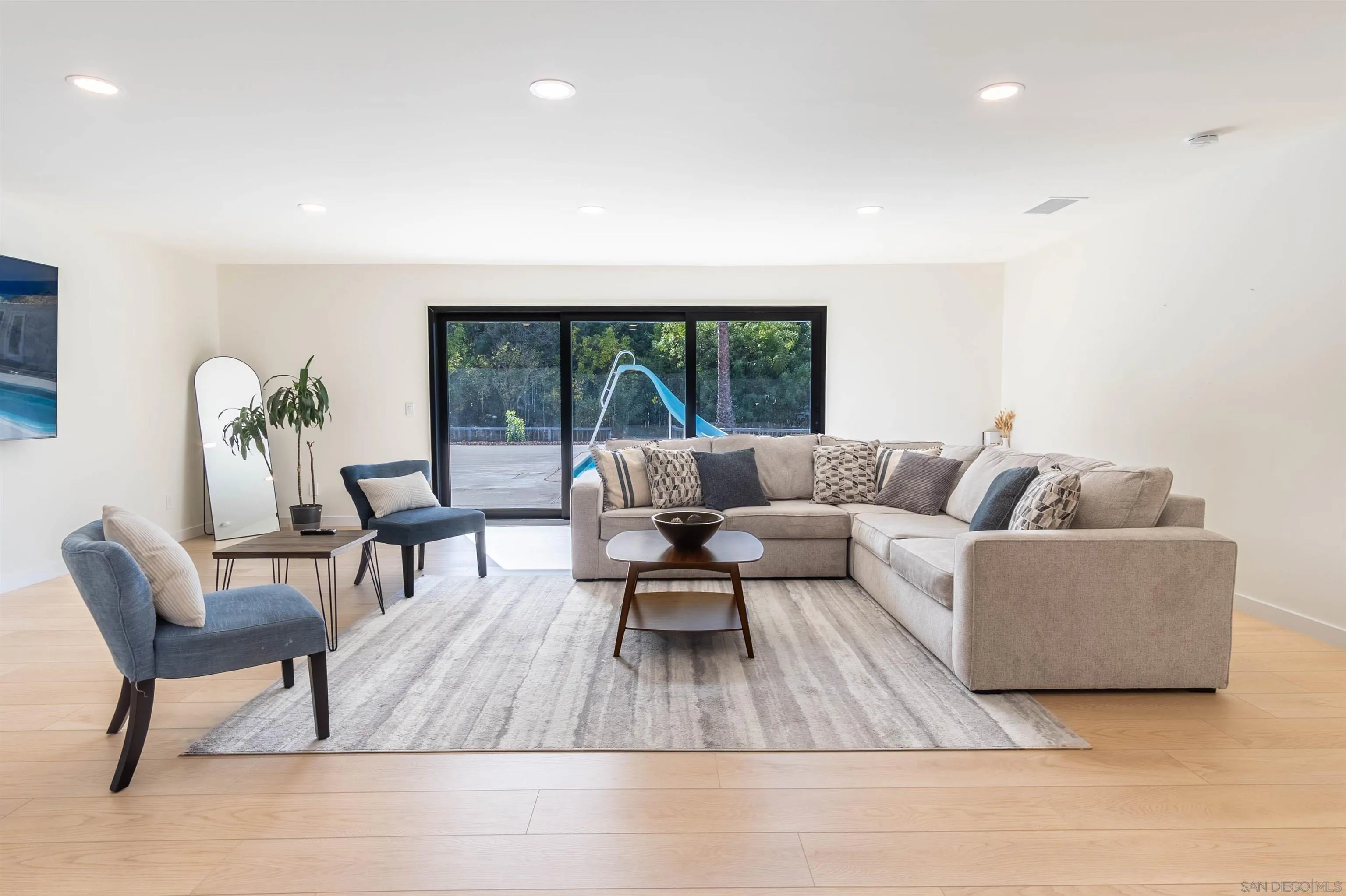 https://cdn.realtyfeed.com/cdn/127/250037877/5ecf953c0f3baca1c70dbd9ac351f7d1.webp