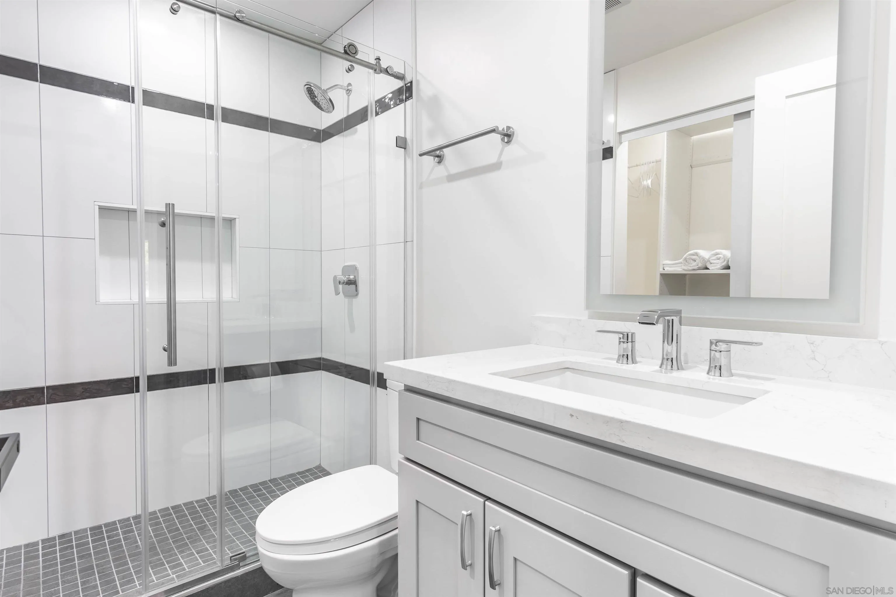 https://cdn.realtyfeed.com/cdn/127/250037877/660da35a896c6f68fef15fabf799f885.webp