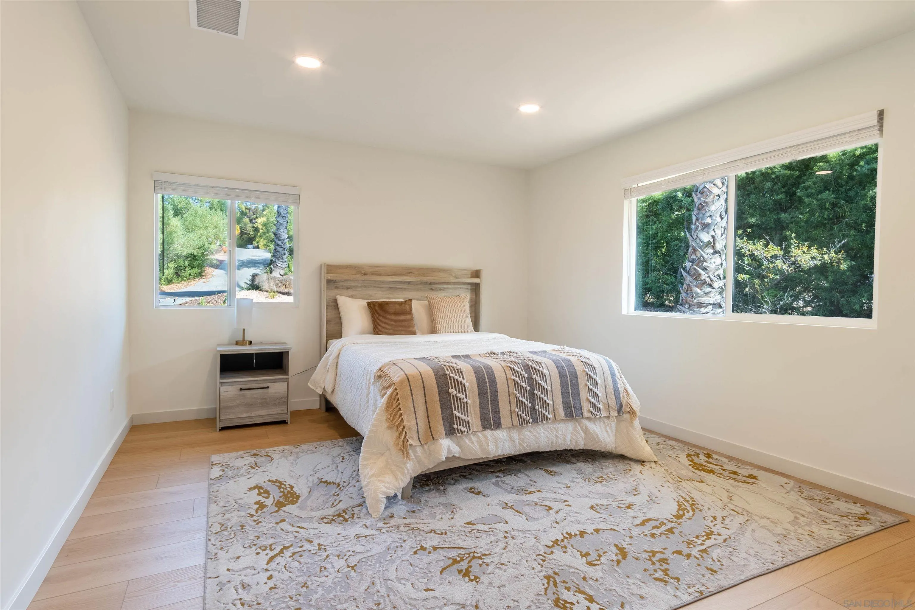 https://cdn.realtyfeed.com/cdn/127/250037877/6e80cf4ae332553de5af7c19d8a60b17.webp