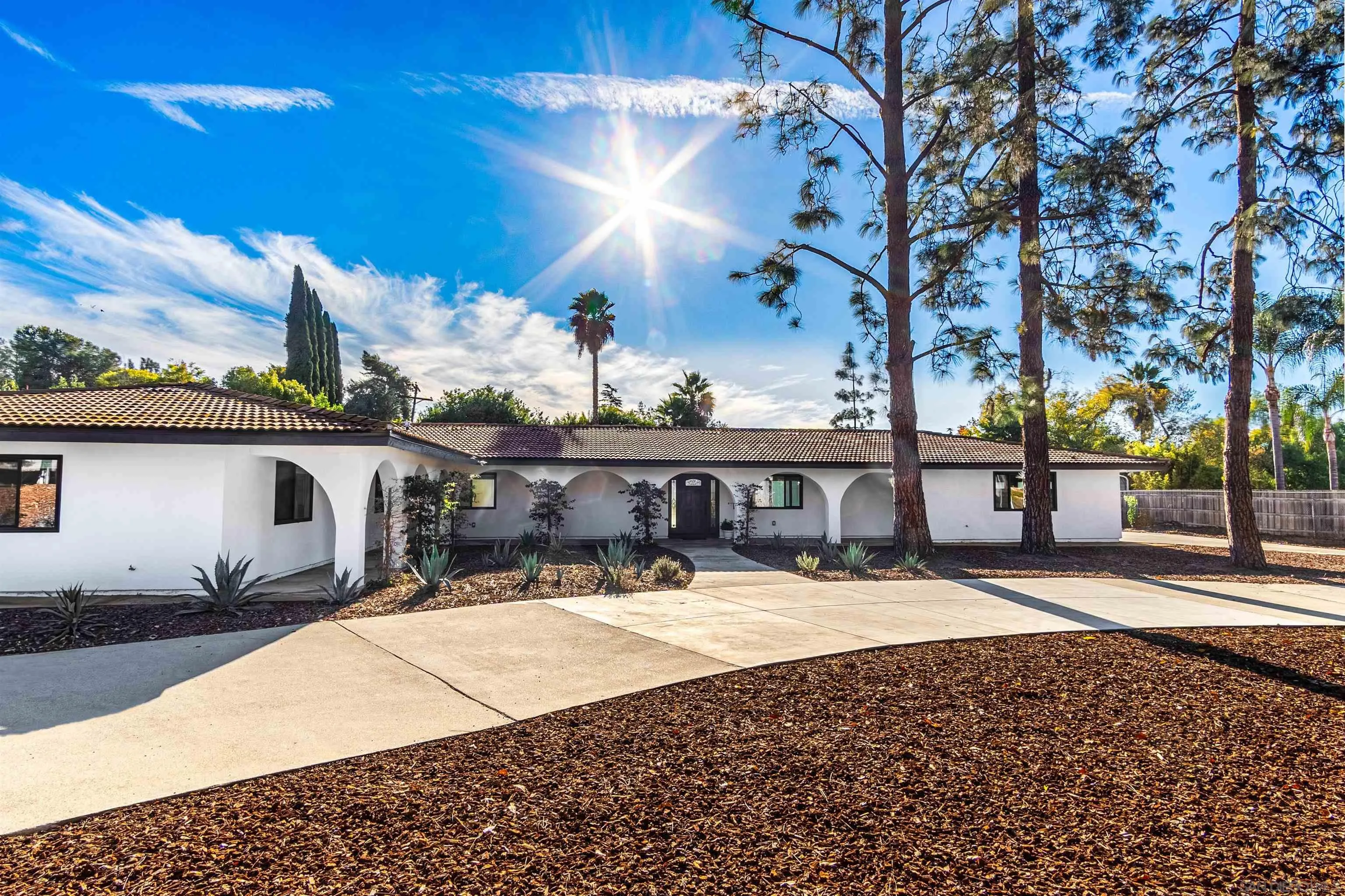 https://cdn.realtyfeed.com/cdn/127/250037877/71c8523cfde79efd79b950590390215e.webp