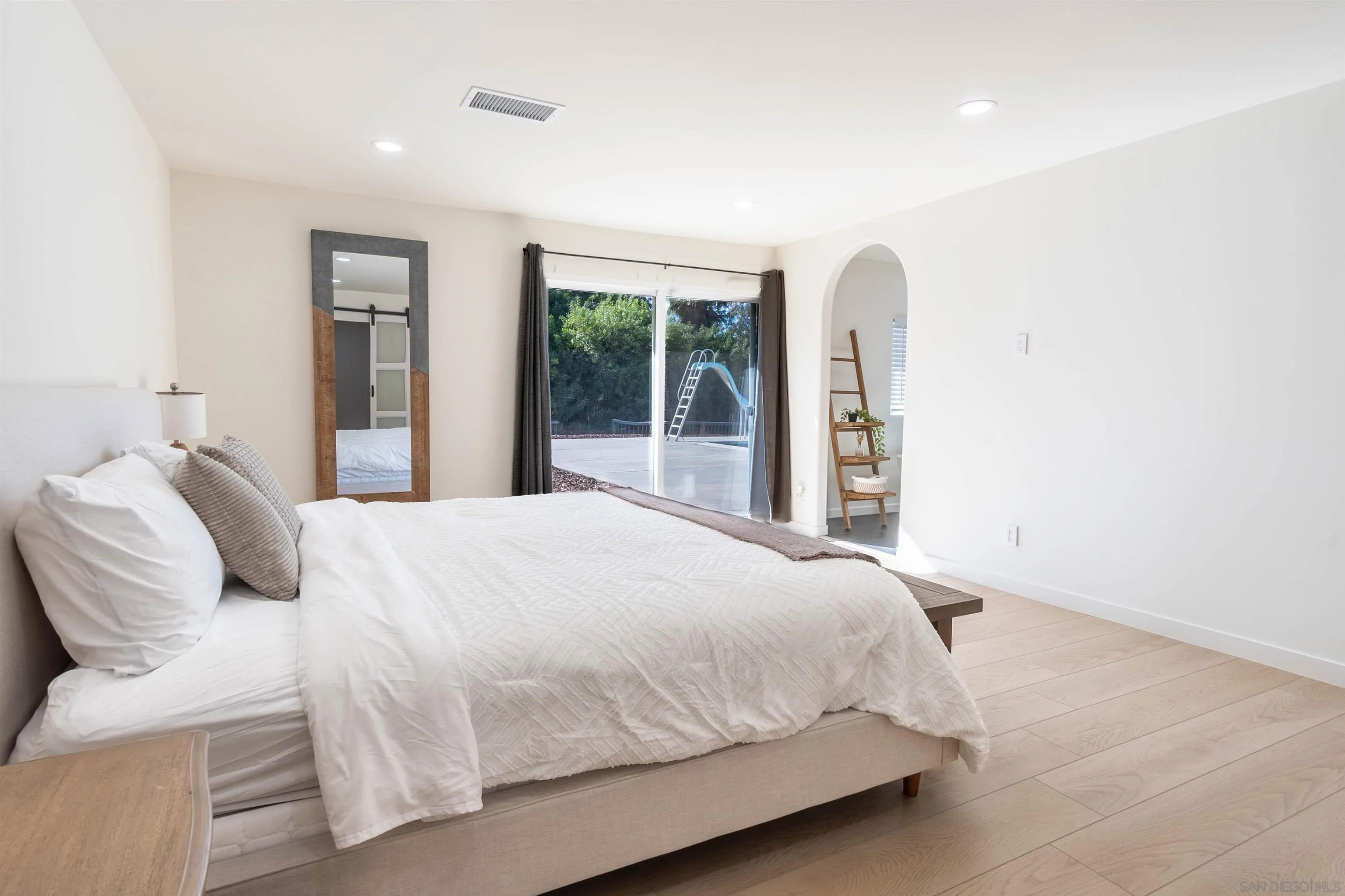 https://cdn.realtyfeed.com/cdn/127/250037877/9b6809cbdea48b641ab8bde13a8008a1.webp
