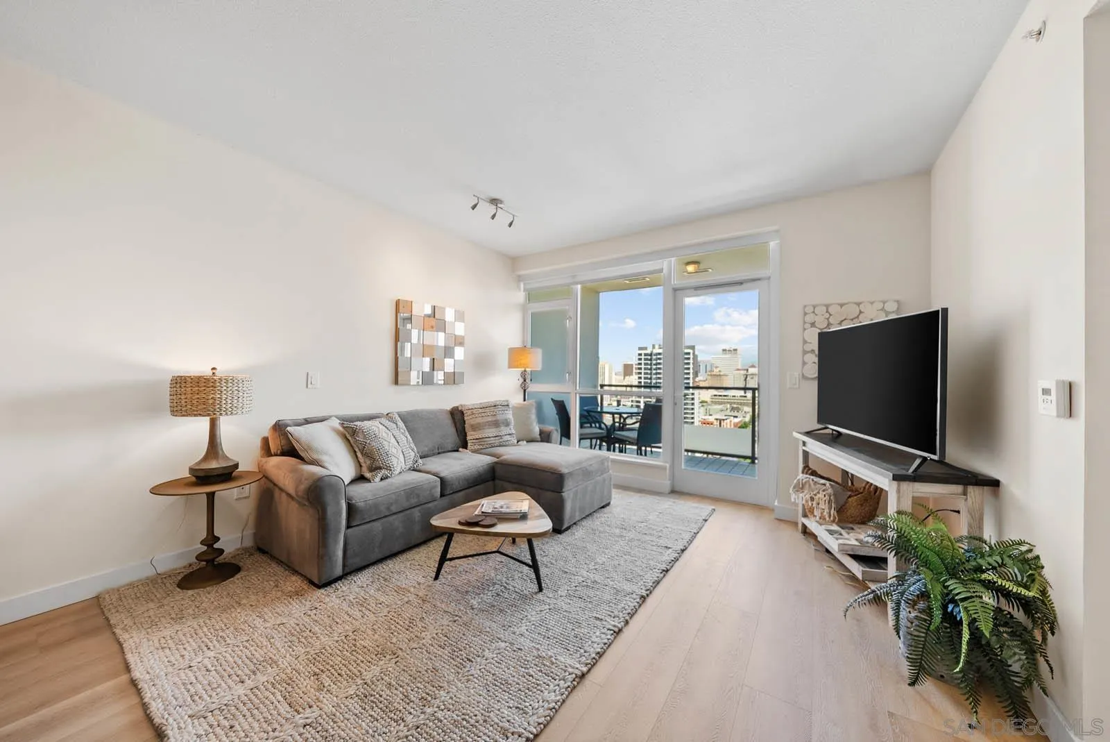 https://cdn.realtyfeed.com/cdn/127/250037881/140ecbd4e42f5c1499f3ef6da2d9e2f4.webp
