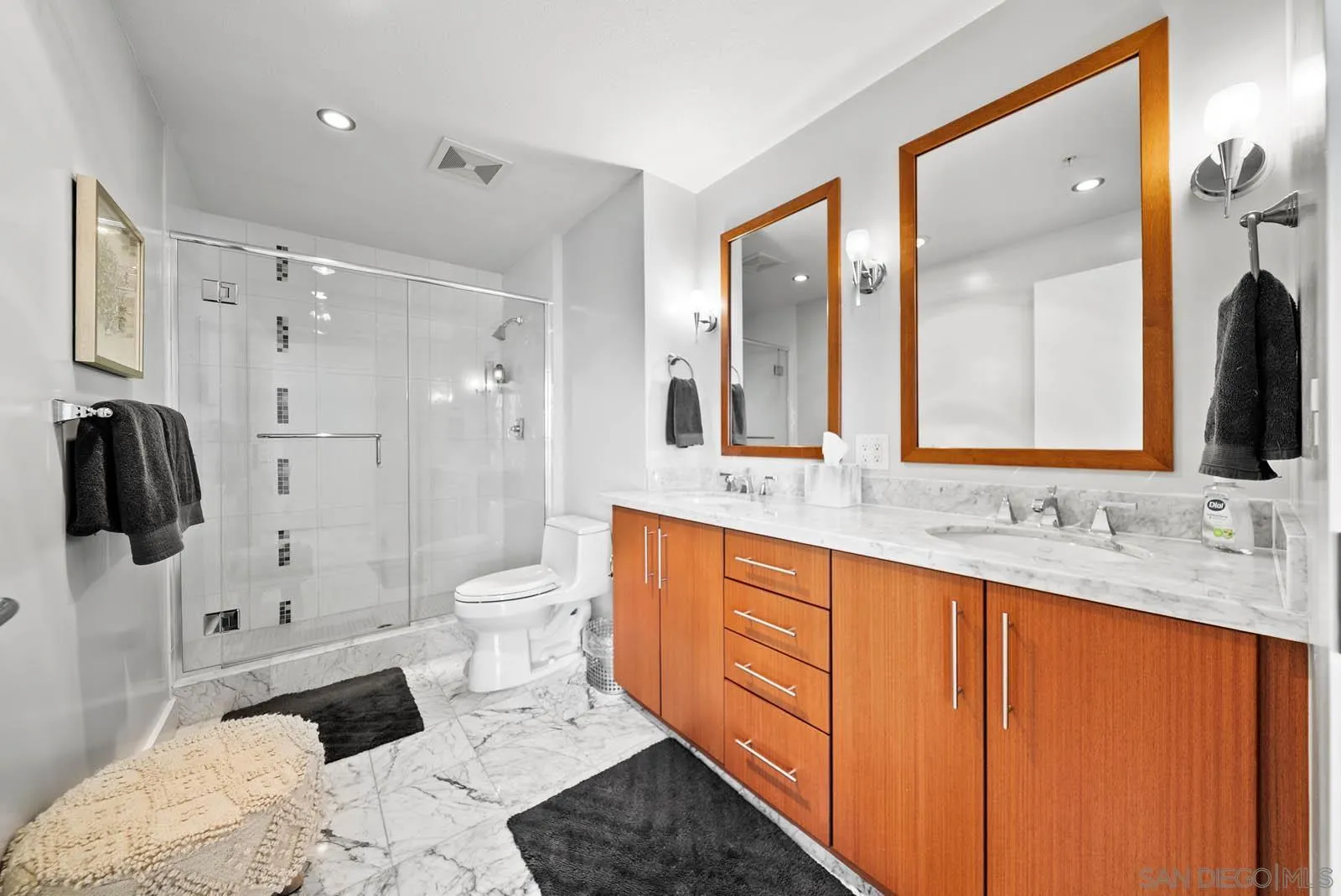 https://cdn.realtyfeed.com/cdn/127/250037881/fe8b433ffefc92ad4ec46b7aa62e9847.webp