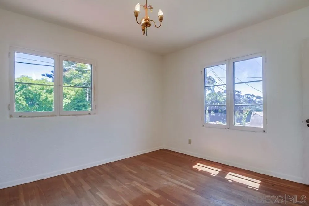https://cdn.realtyfeed.com/cdn/127/250037882/99bc23e3e7b3cabbb0ef9c608353c1e9.webp