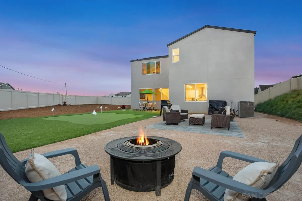 Fallbrook, CA 92028