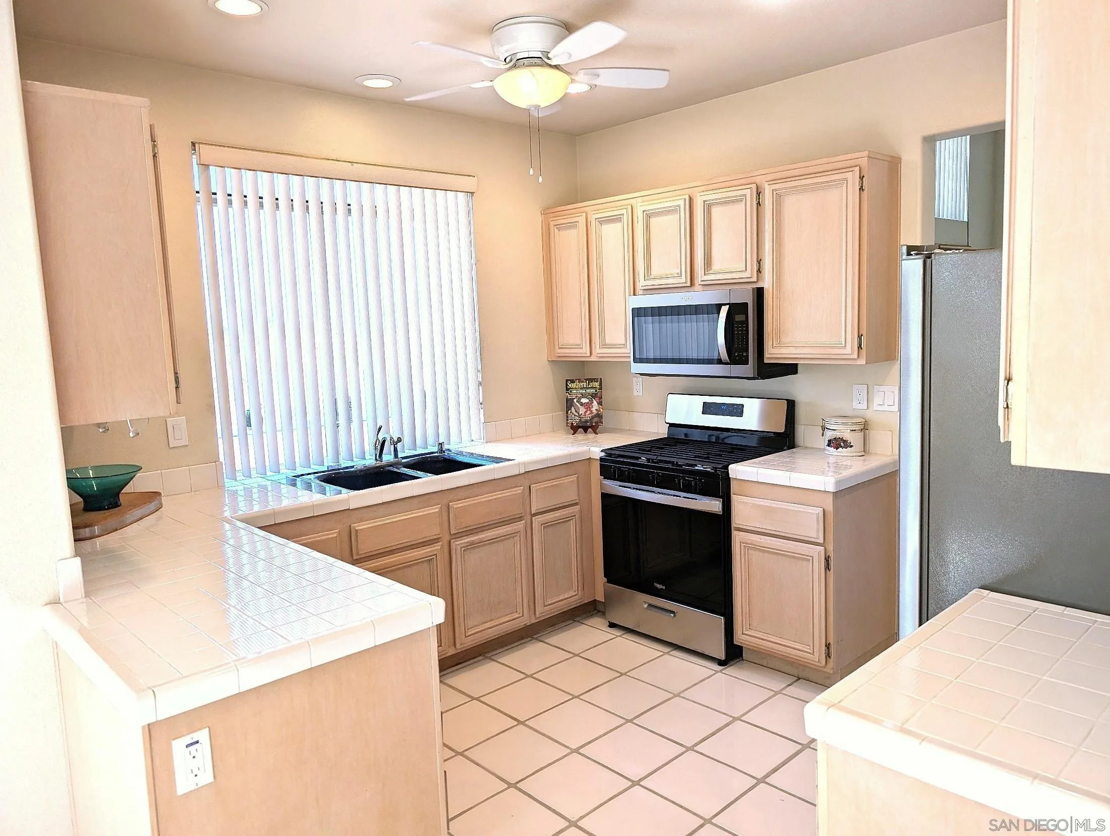 https://cdn.realtyfeed.com/cdn/127/250037892/3b1c0ab99062022cde9ce86be882086d.webp