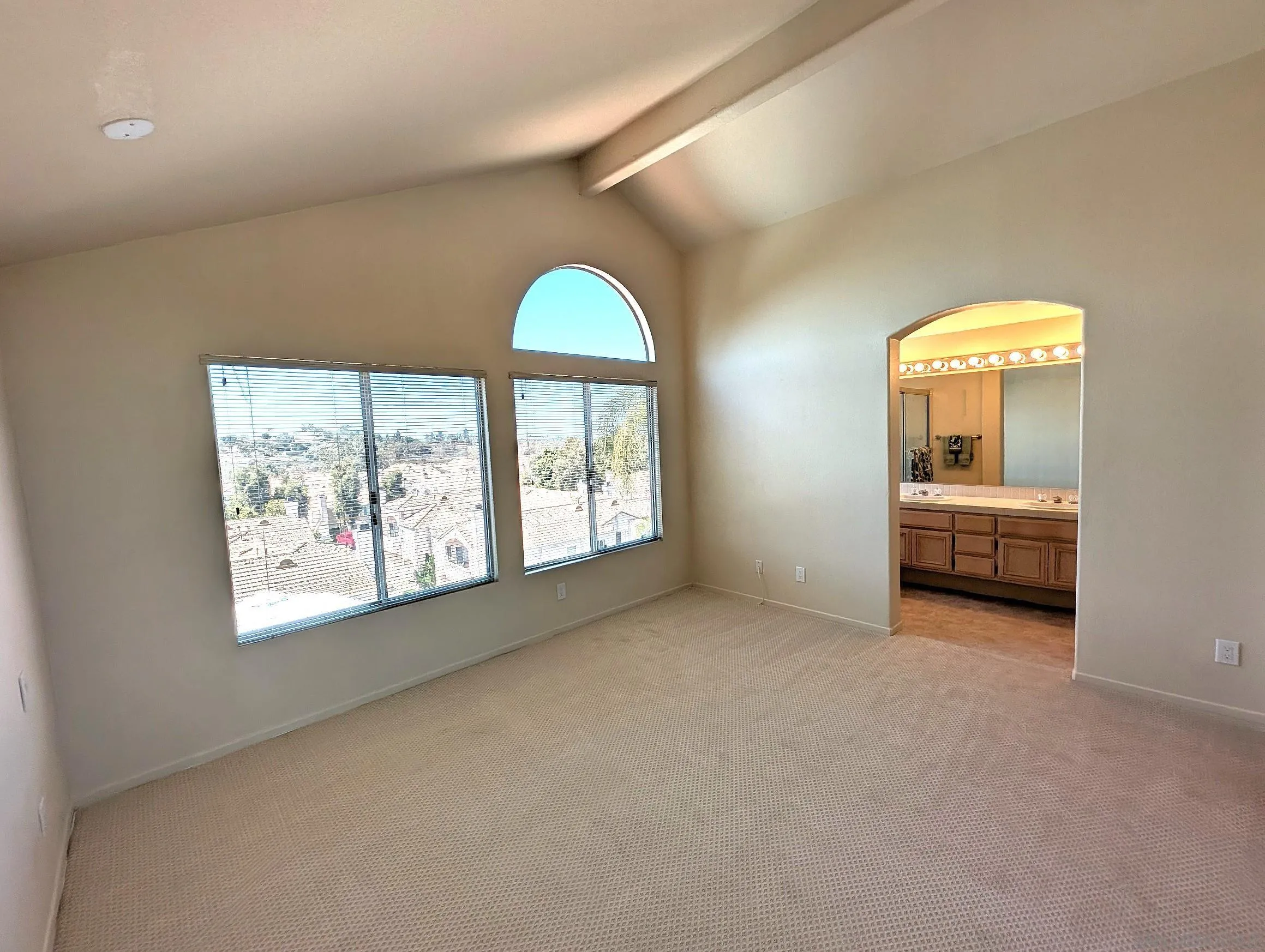 https://cdn.realtyfeed.com/cdn/127/250037892/667c8e212f96e912d94fc3f3ad2e49c7.webp