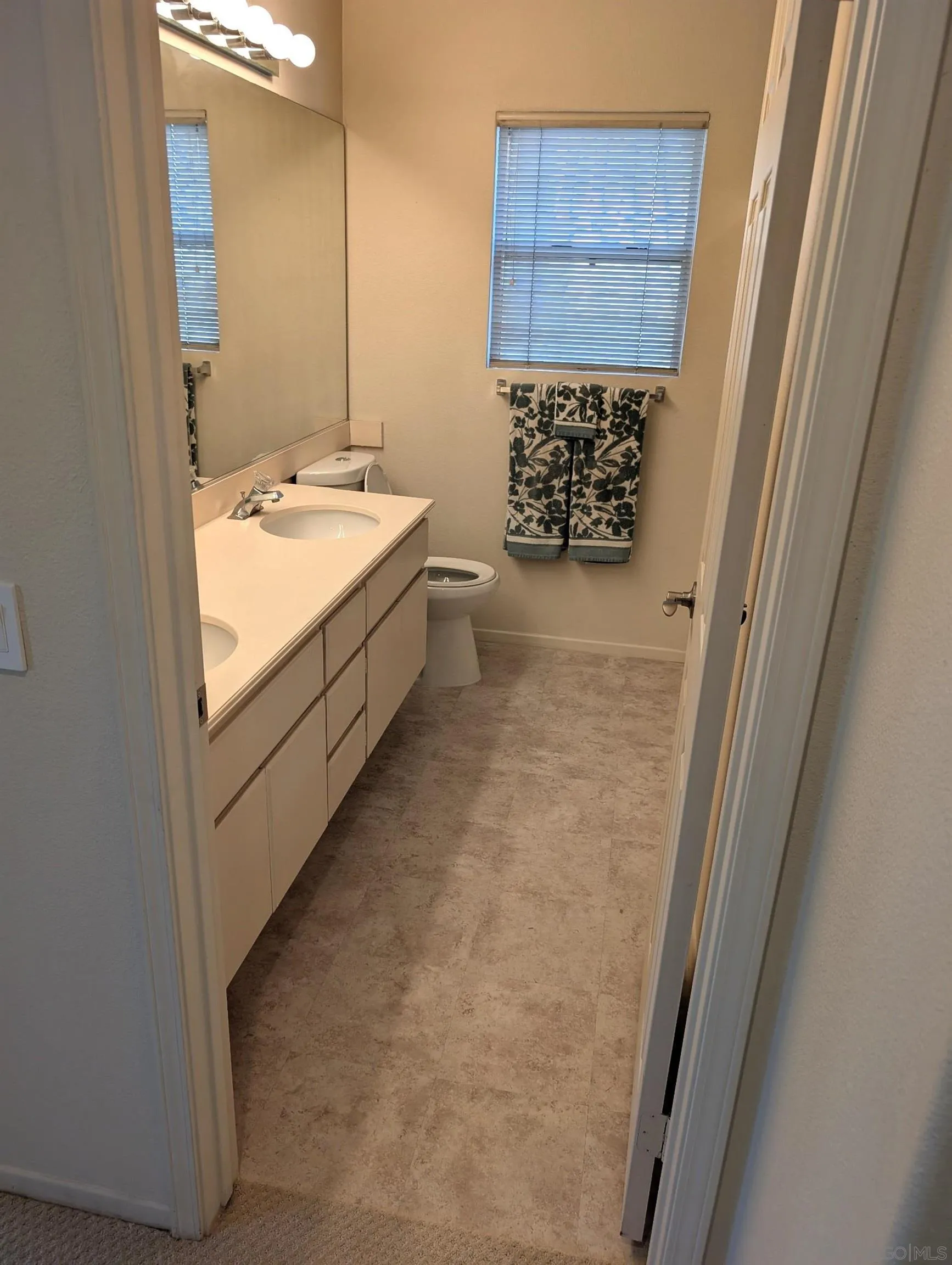 https://cdn.realtyfeed.com/cdn/127/250037892/d229178cb9cab33fd5d279d942b5469b.webp