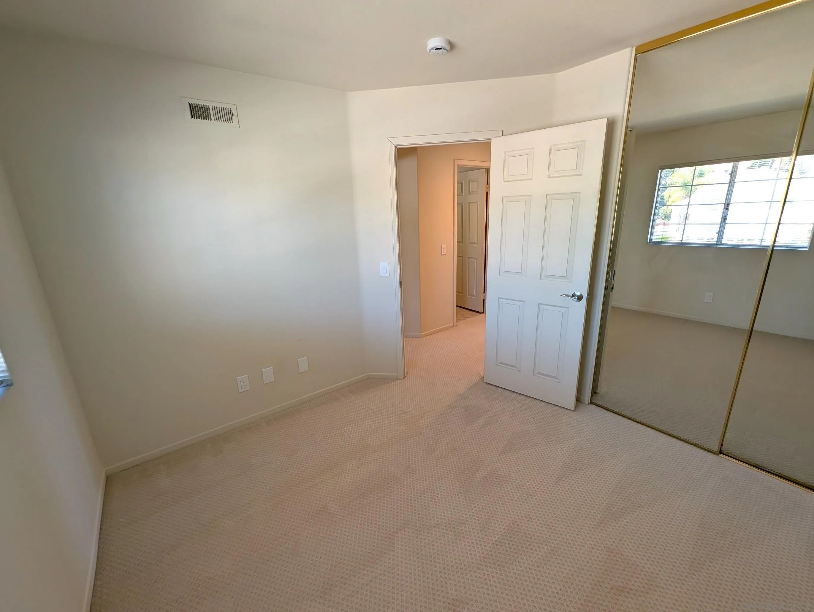 https://cdn.realtyfeed.com/cdn/127/250037892/fcc54330004f232fcda0296ca8d7ac3a.webp