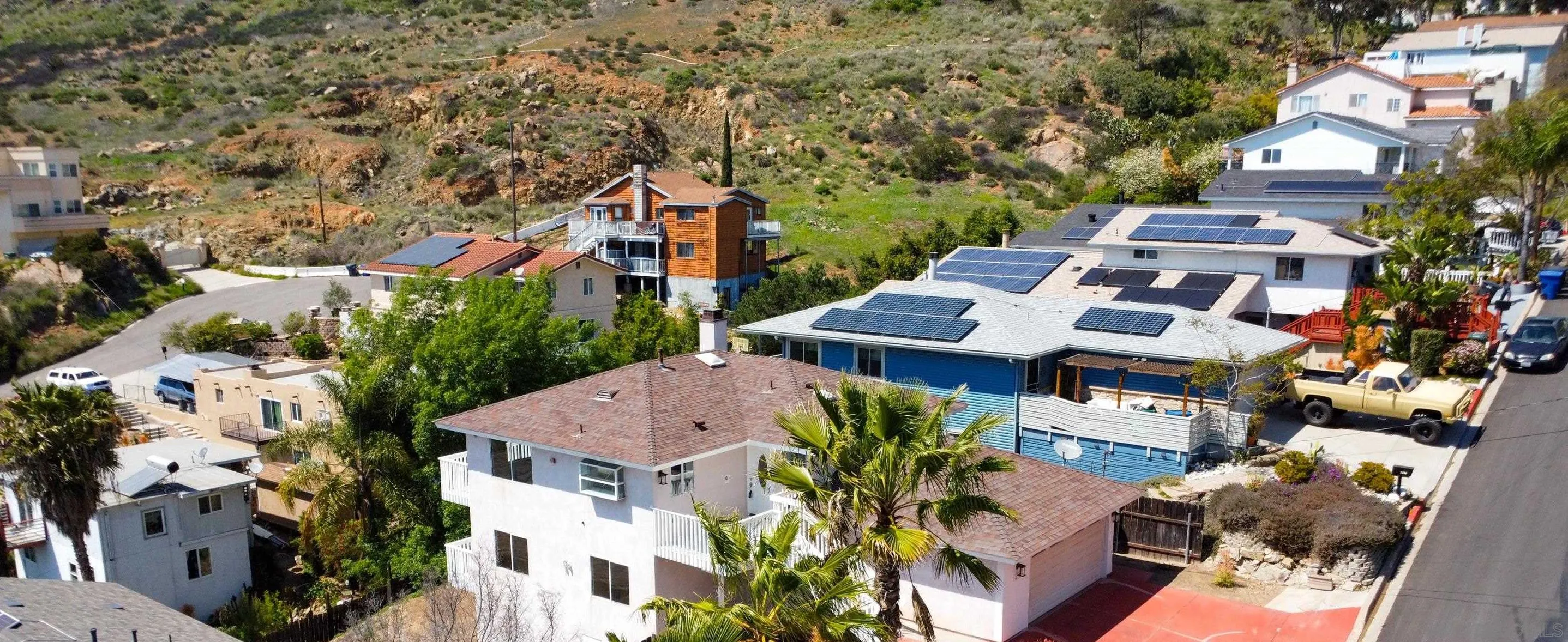 https://cdn.realtyfeed.com/cdn/127/250037893/620e088c4eb5540b9b90422866e78420.webp