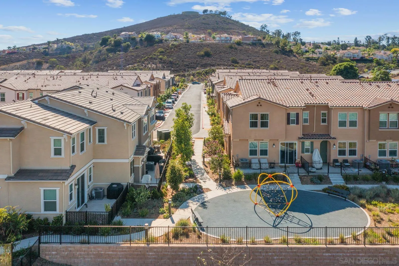 https://cdn.realtyfeed.com/cdn/127/250037895/518c77709de80dfabeb44b90c99e22d8.webp