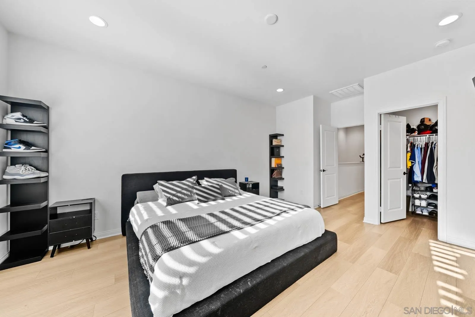 https://cdn.realtyfeed.com/cdn/127/250037895/a01ea344f808e82259ea32c828c566f3.webp