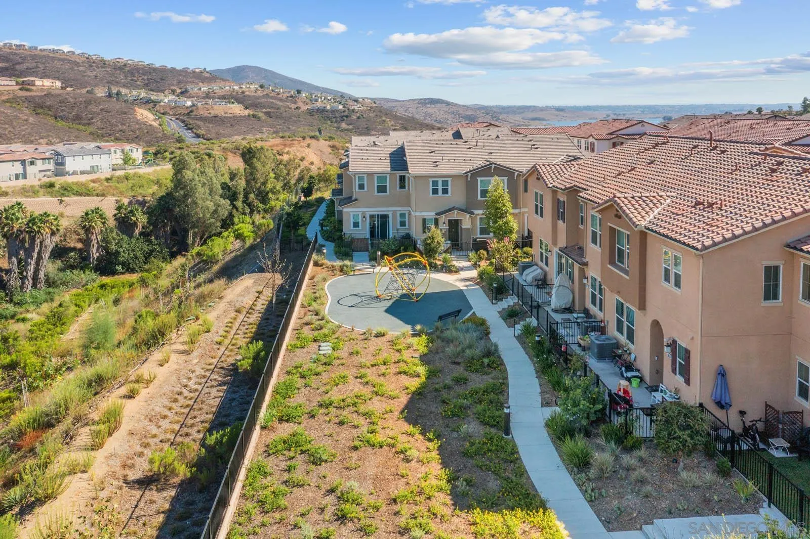 https://cdn.realtyfeed.com/cdn/127/250037895/a7ea641c11d0bdf67f0f7285e4da1033.webp