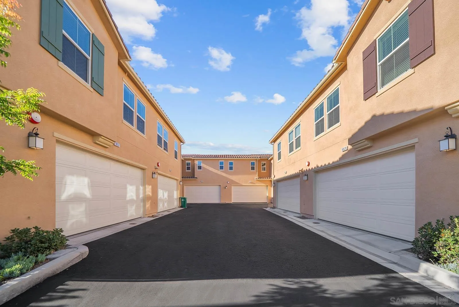 https://cdn.realtyfeed.com/cdn/127/250037895/dc6cc871cbaeb68ea9f7a9b0a0e7bcd2.webp