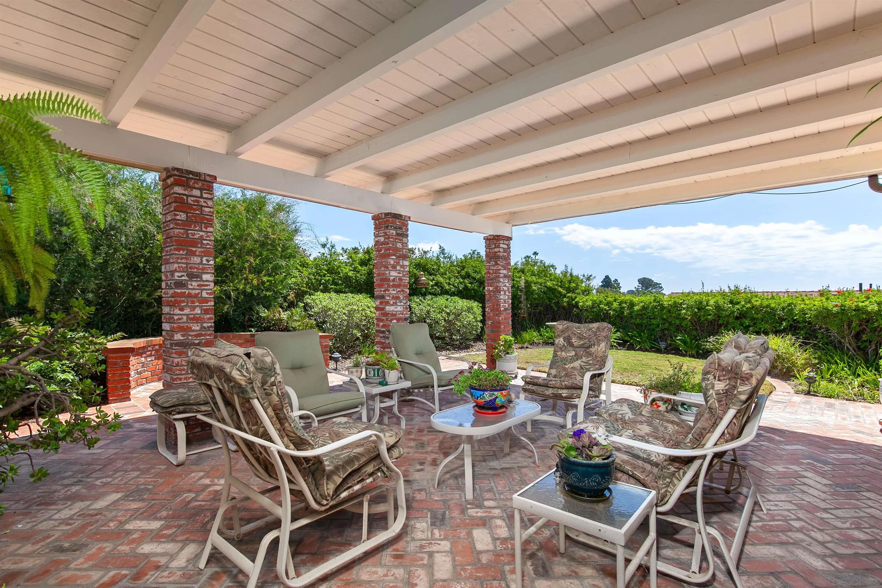 https://cdn.realtyfeed.com/cdn/127/250037902/f08493ca61ebd92ad8b577451f709025.webp