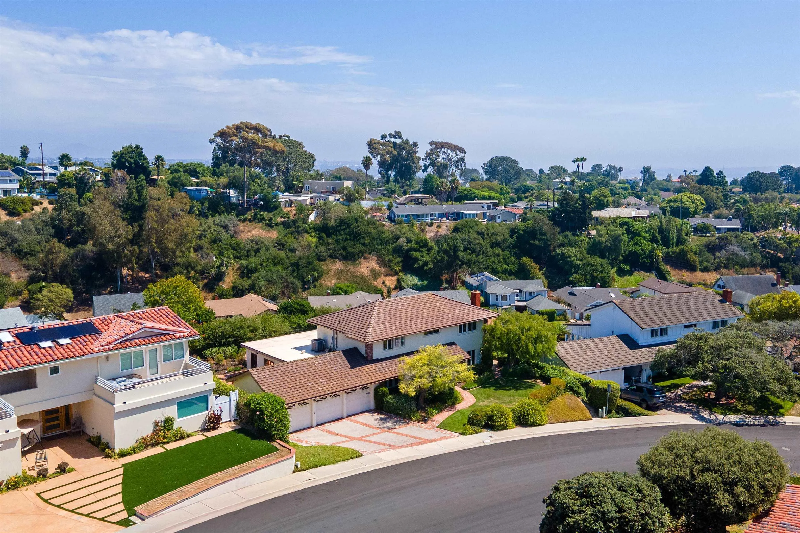 https://cdn.realtyfeed.com/cdn/127/250037902/f8504b88711d692ddefe36f2797e5841.webp