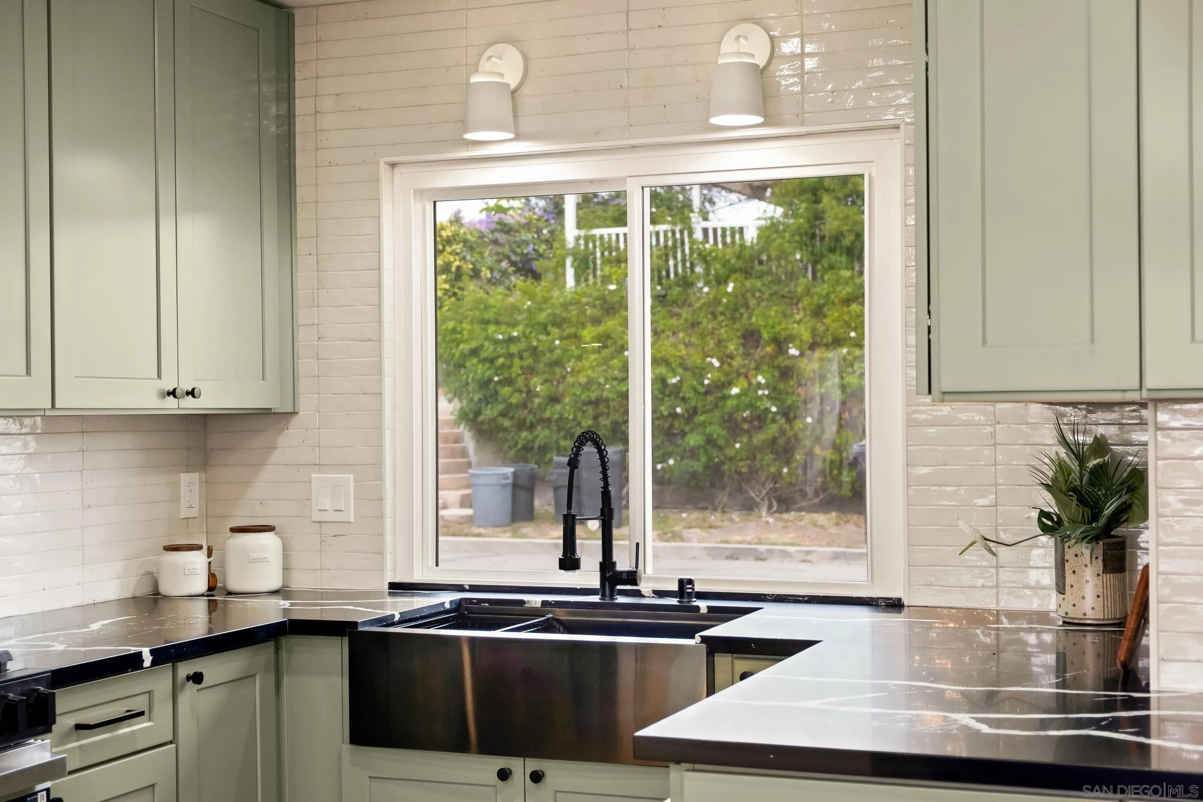 https://cdn.realtyfeed.com/cdn/127/250037903/90b8cdf773dbe1683984062d80bfdf62.webp