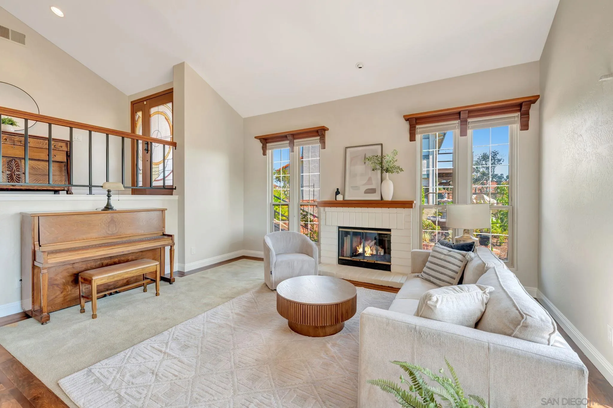 https://cdn.realtyfeed.com/cdn/127/250037905/c3dcd3a7c81469026817d0f09669cef9.webp