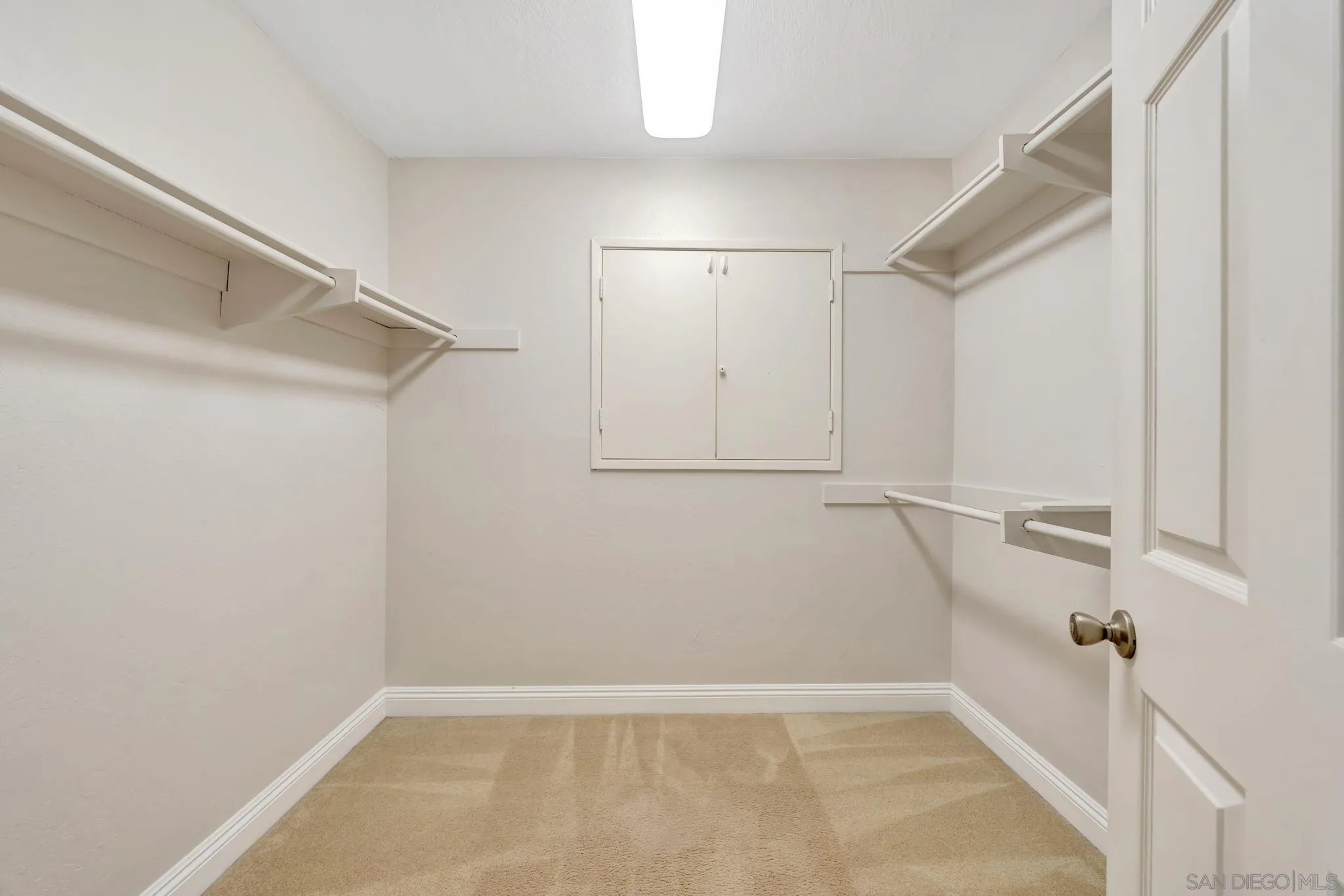 https://cdn.realtyfeed.com/cdn/127/250037905/c5bbb06c76fe91584f9511ae28cb3f98.webp