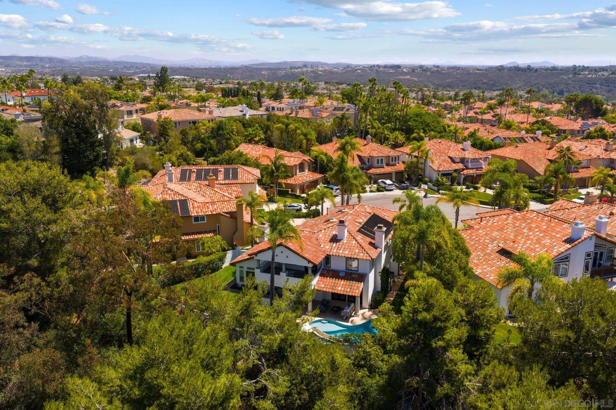 https://cdn.realtyfeed.com/cdn/127/250037910/2761a8b676689f42492dfb090930b488.webp