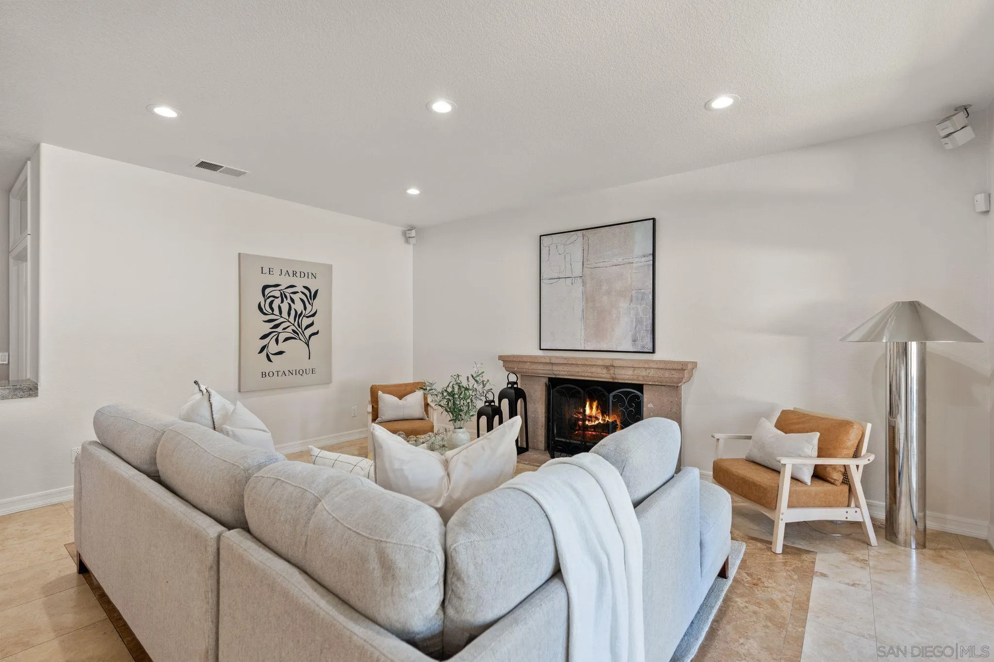 https://cdn.realtyfeed.com/cdn/127/250037910/5d5057b08161c3f7f671760a3d018f93.webp