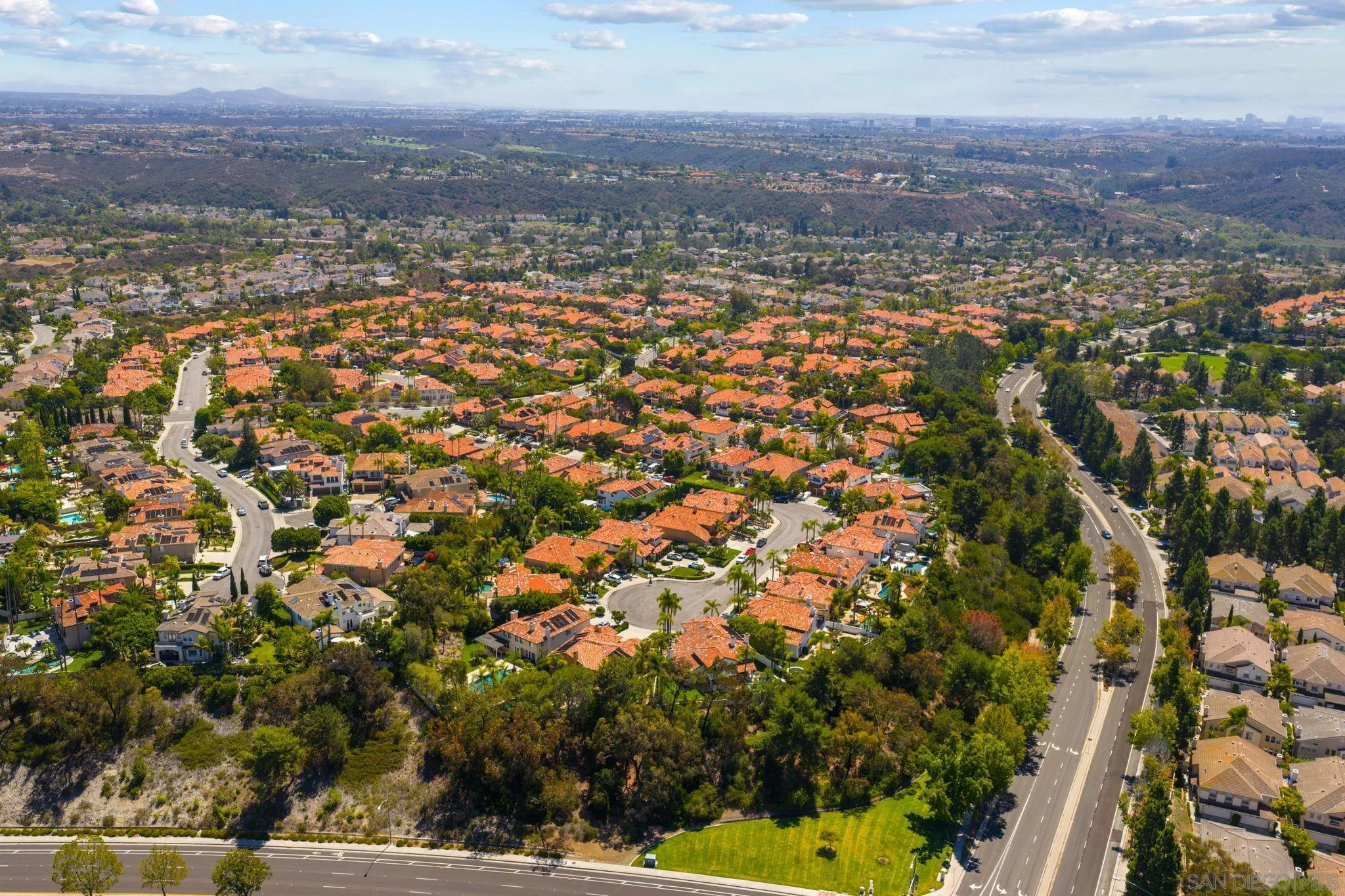 https://cdn.realtyfeed.com/cdn/127/250037910/b74940bfd8ae095666d5bf3683934118.webp