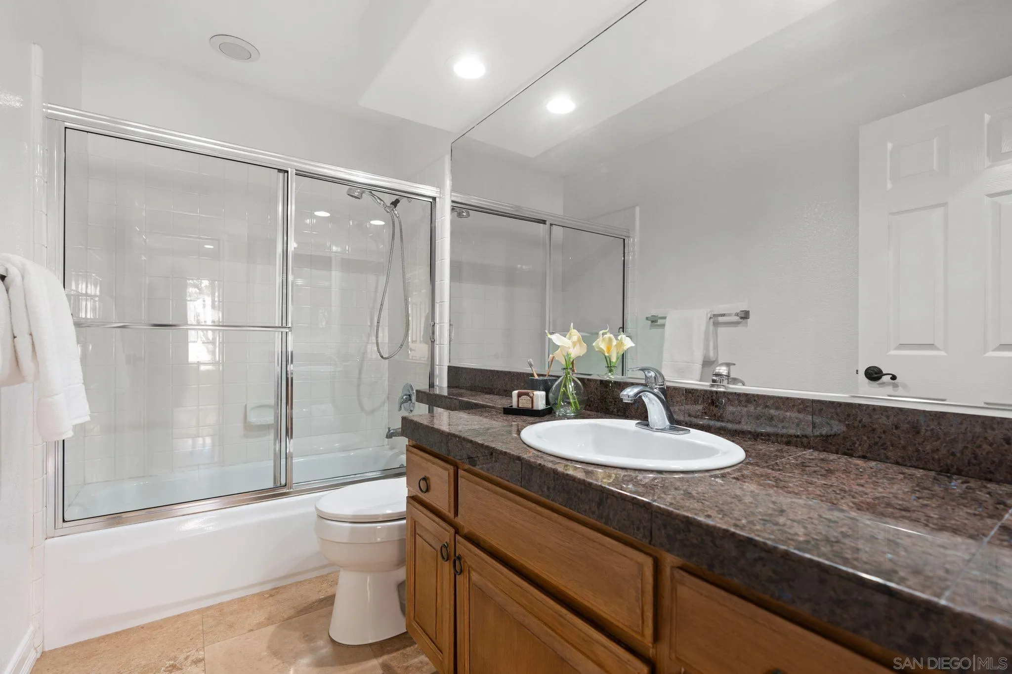 https://cdn.realtyfeed.com/cdn/127/250037910/d43d04bd62c5672ca571c7e64c226329.webp