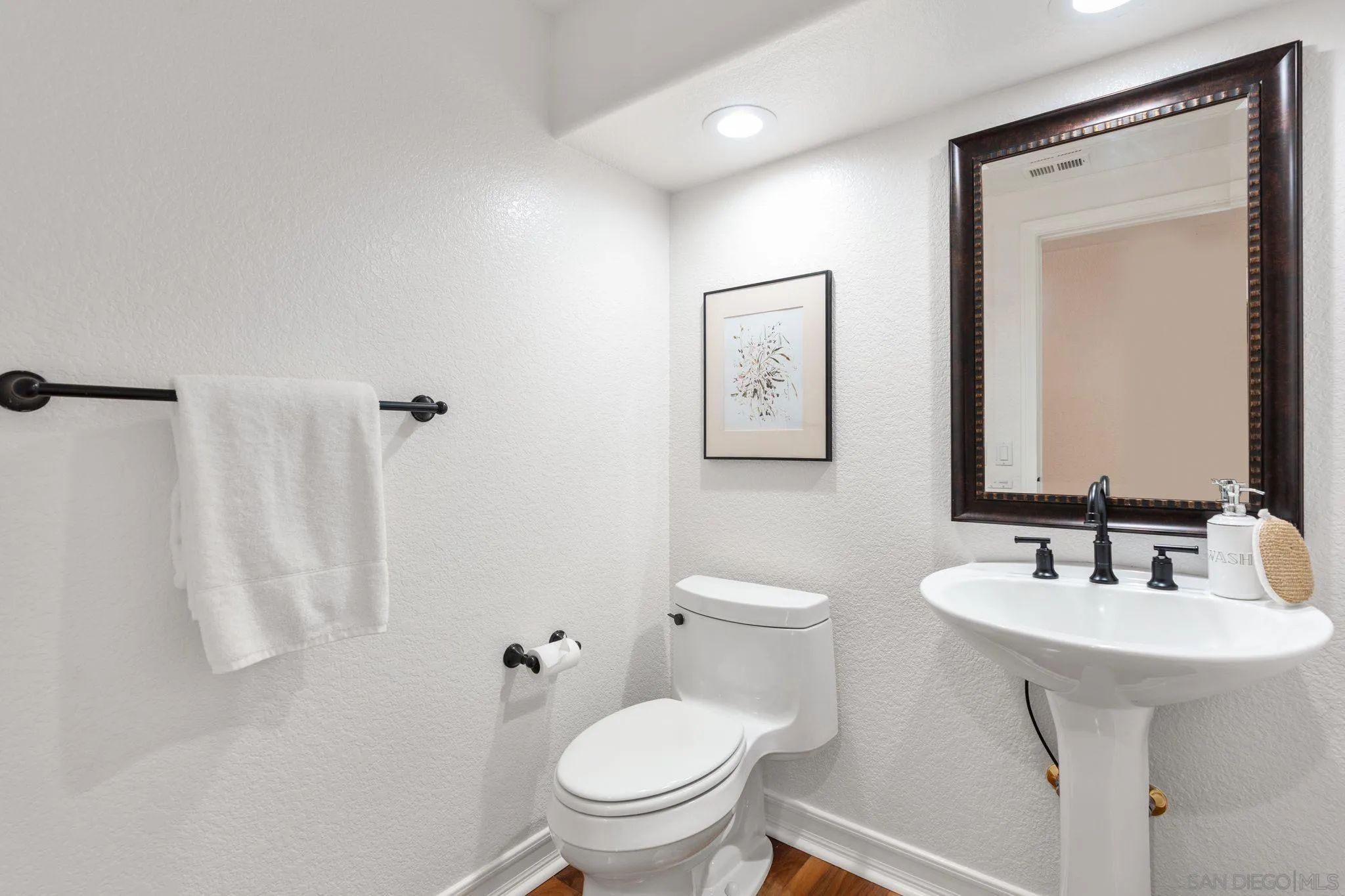 https://cdn.realtyfeed.com/cdn/127/250037910/e9908bec2e9a36a82360d5e5de11984f.webp