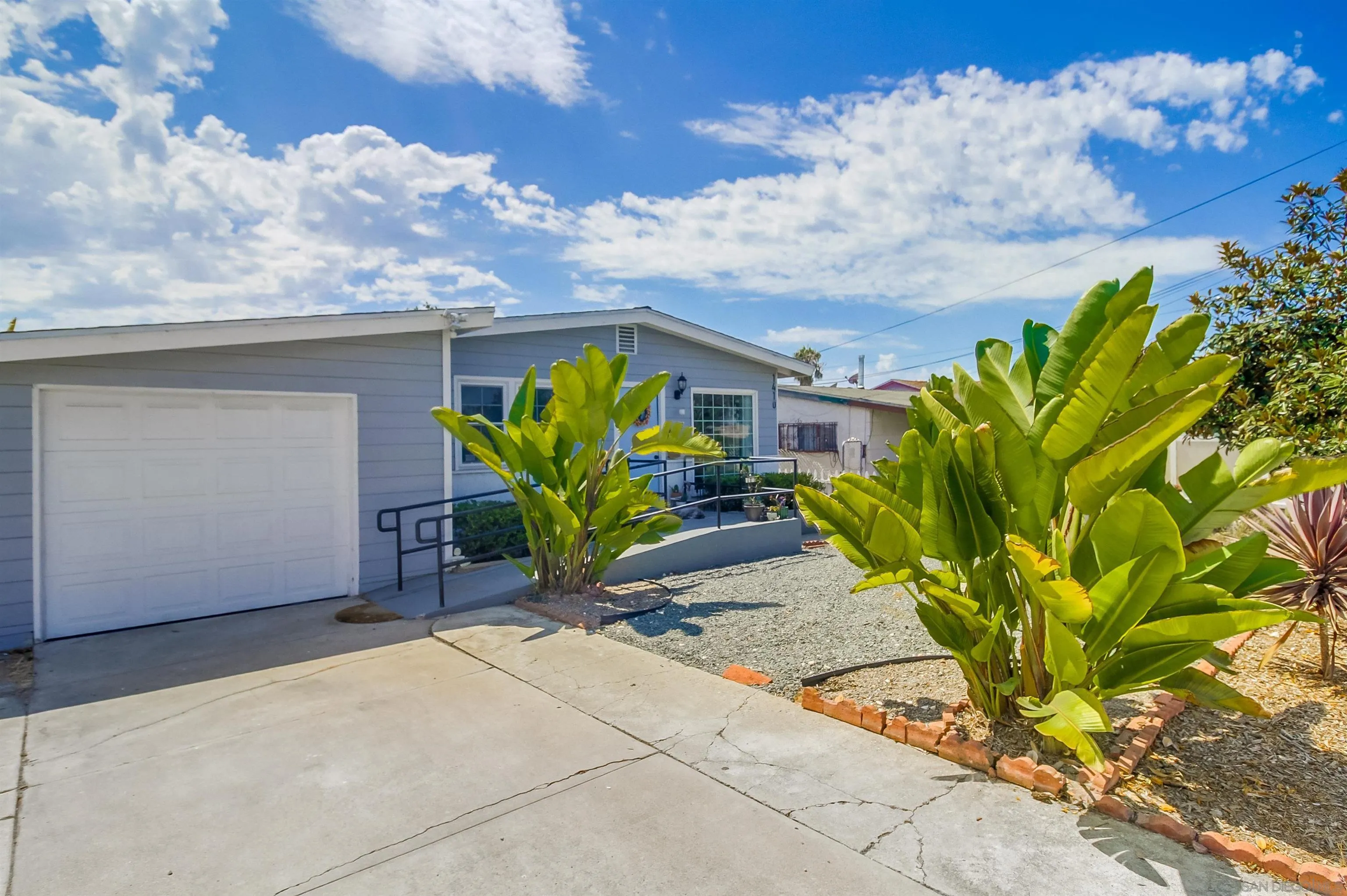https://cdn.realtyfeed.com/cdn/127/250037913/147923a532a6aea631af73318dce3570.webp