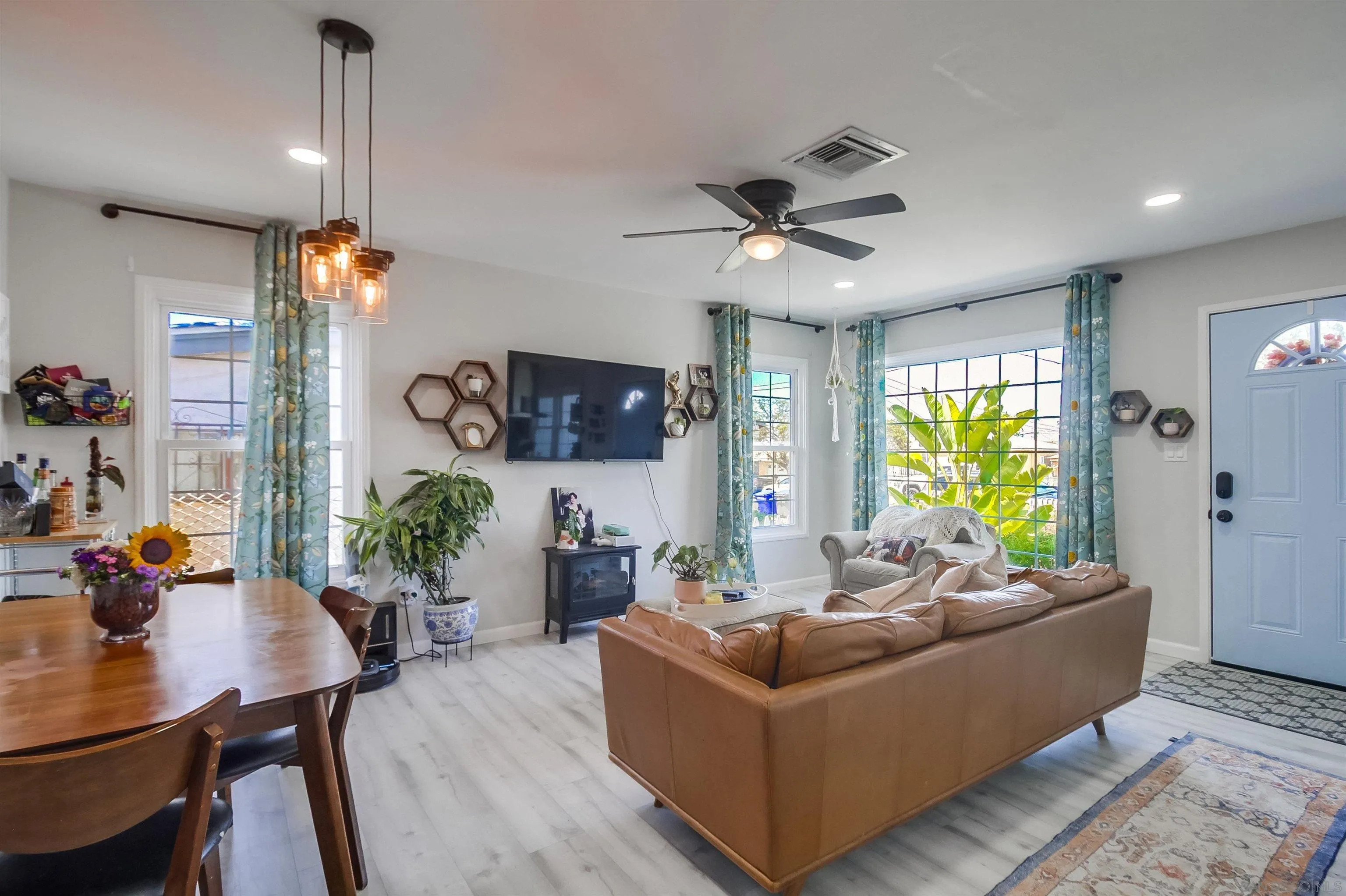 https://cdn.realtyfeed.com/cdn/127/250037913/97fed4d5d0c2bc9c60e4a5309ba89dd9.webp