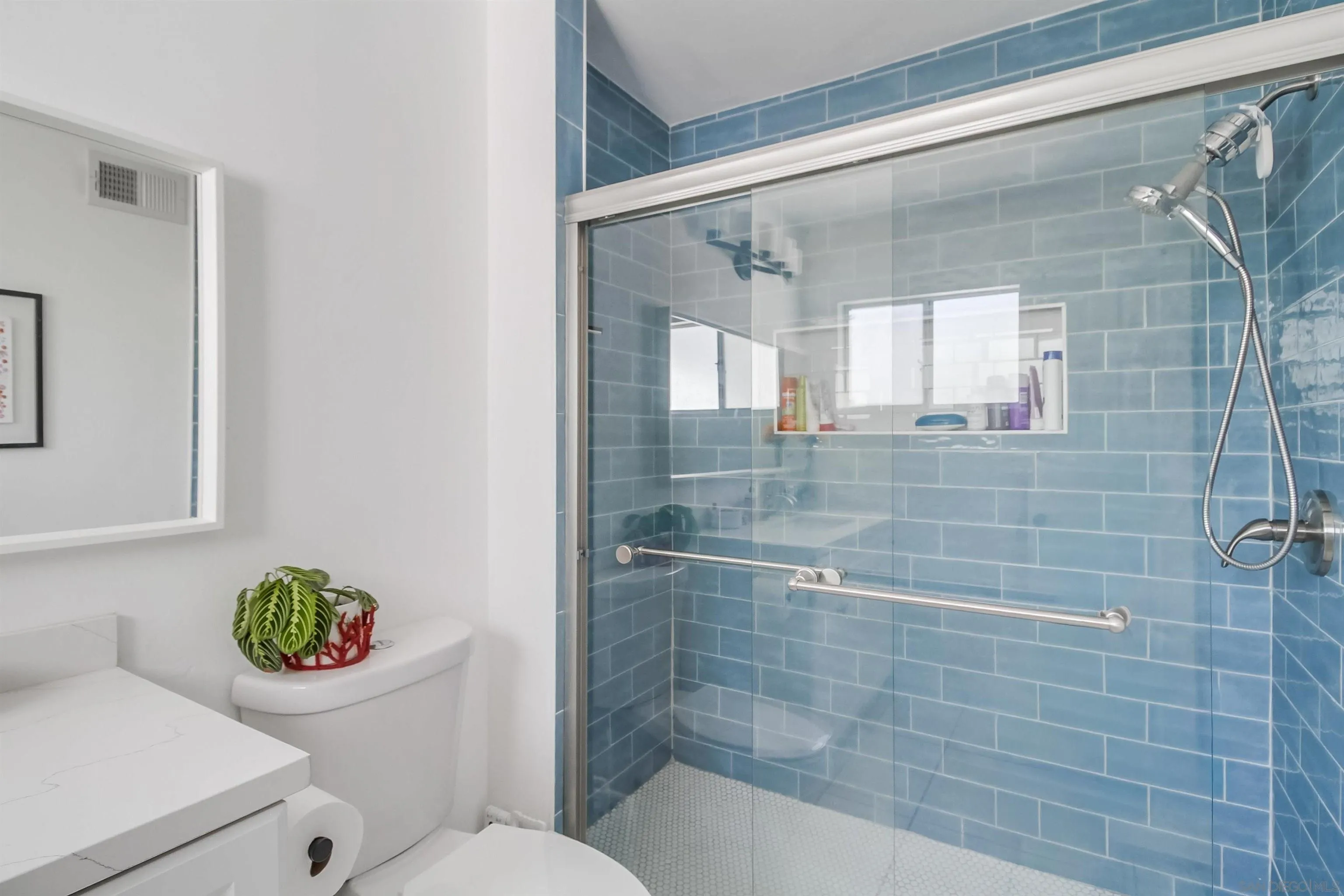 https://cdn.realtyfeed.com/cdn/127/250037913/98244862bd966471863419c7de245f6b.webp