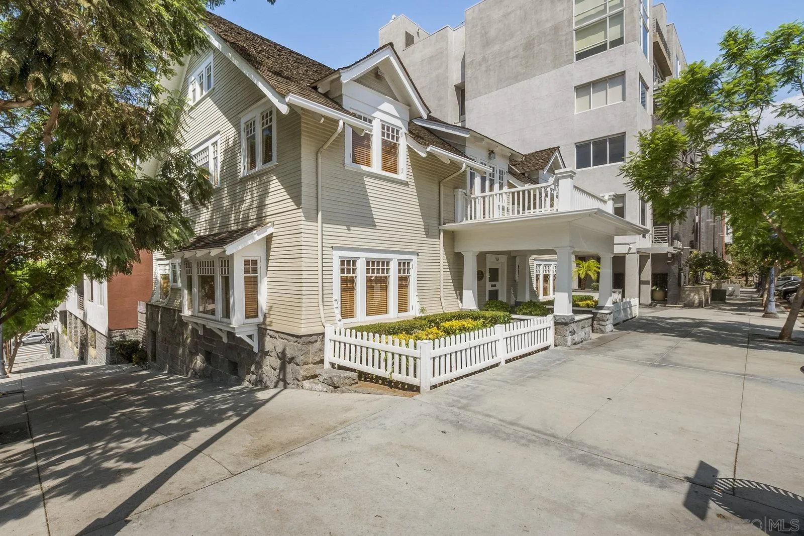 https://cdn.realtyfeed.com/cdn/127/250037916/23a5e45f39cee086e601bb1fbf833fa8.webp
