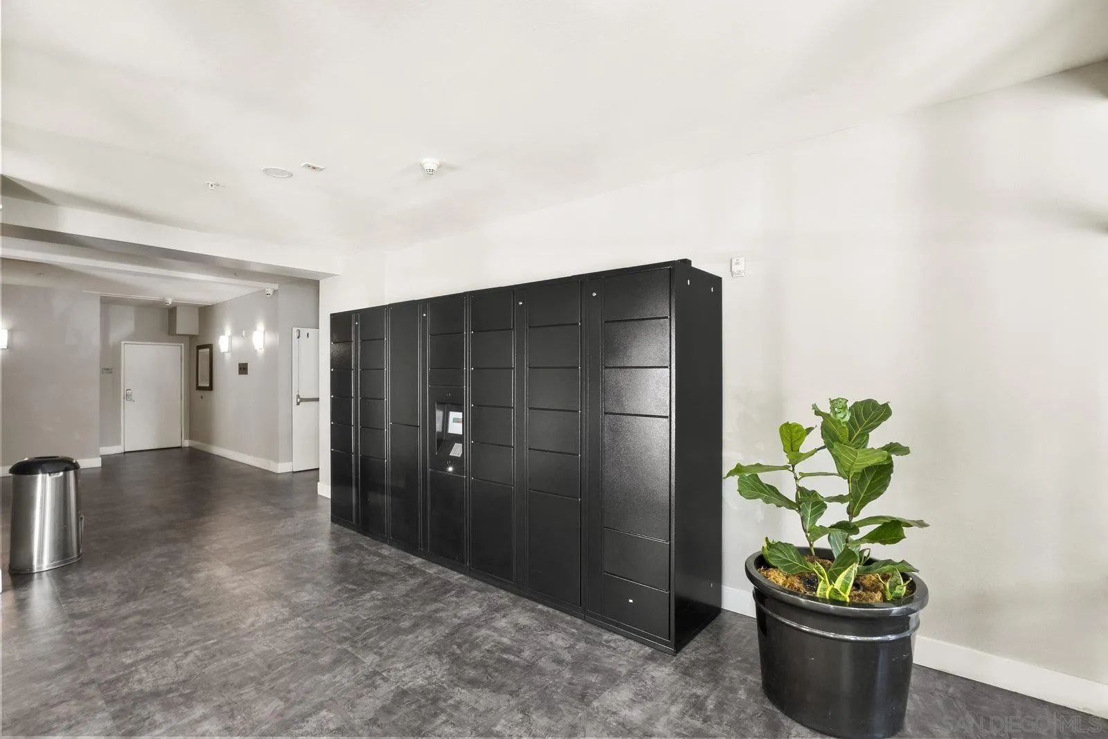 https://cdn.realtyfeed.com/cdn/127/250037916/4cf62236691024cda3d348d972052ada.webp