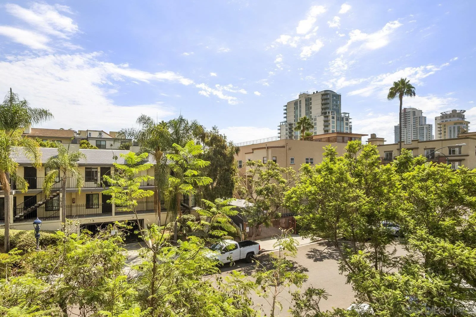 https://cdn.realtyfeed.com/cdn/127/250037916/5cc005a6b9ae83a8e4b90b9278c635b0.webp