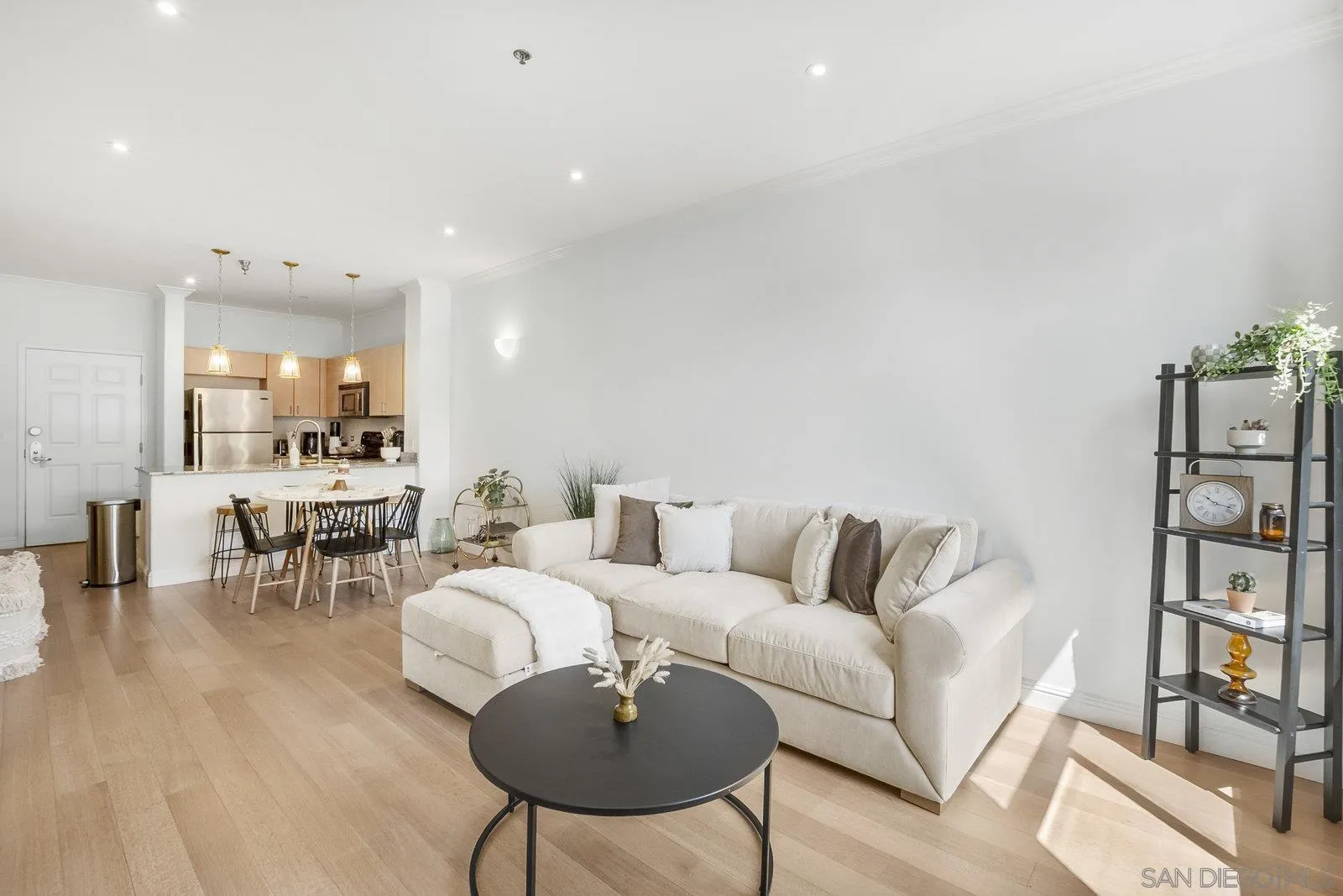 https://cdn.realtyfeed.com/cdn/127/250037916/a14c98d39d83d430ac088de8abe2943e.webp