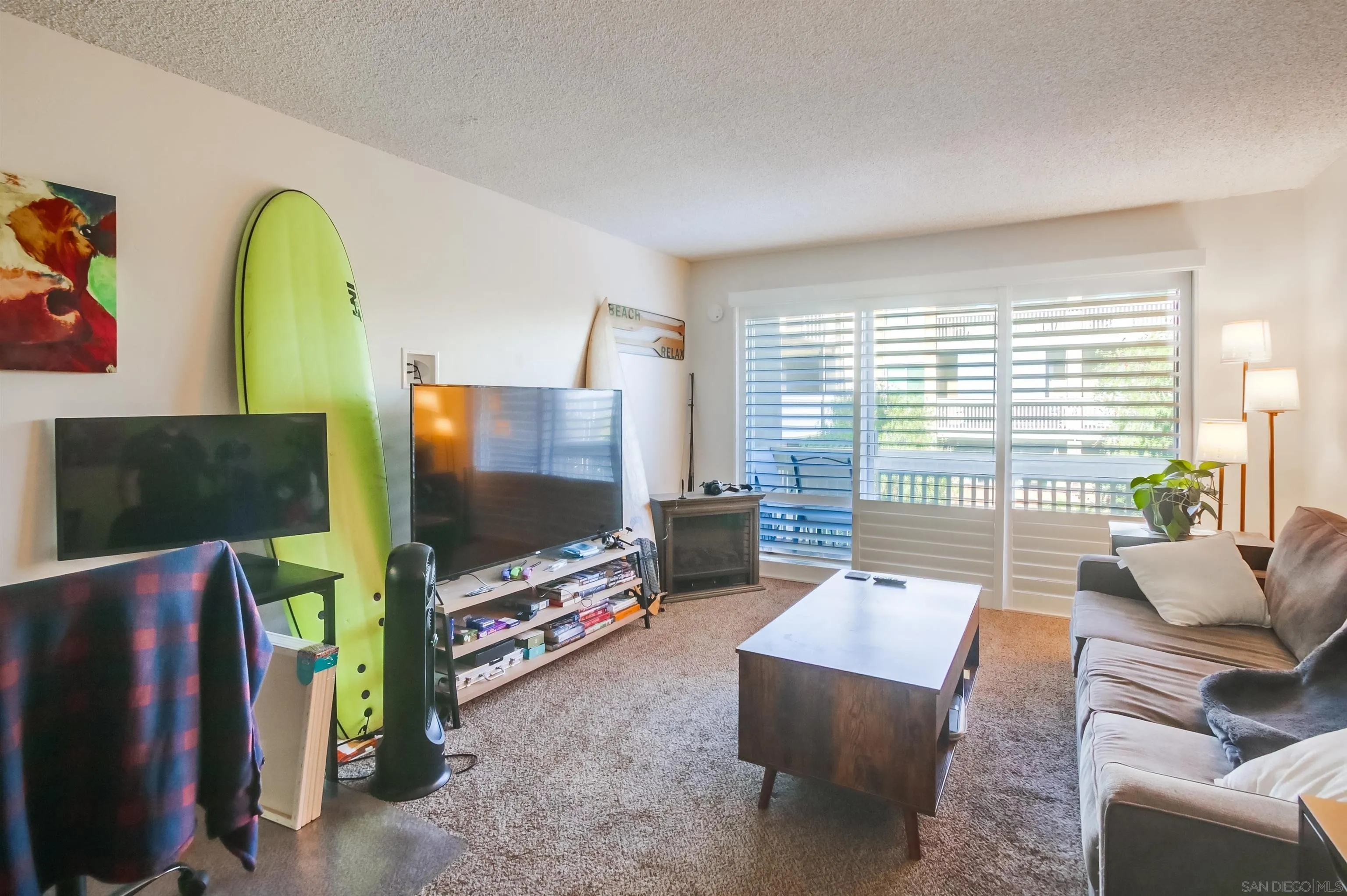 https://cdn.realtyfeed.com/cdn/127/250037917/53bd80fdc0f8433c935b1817a4d6704f.webp