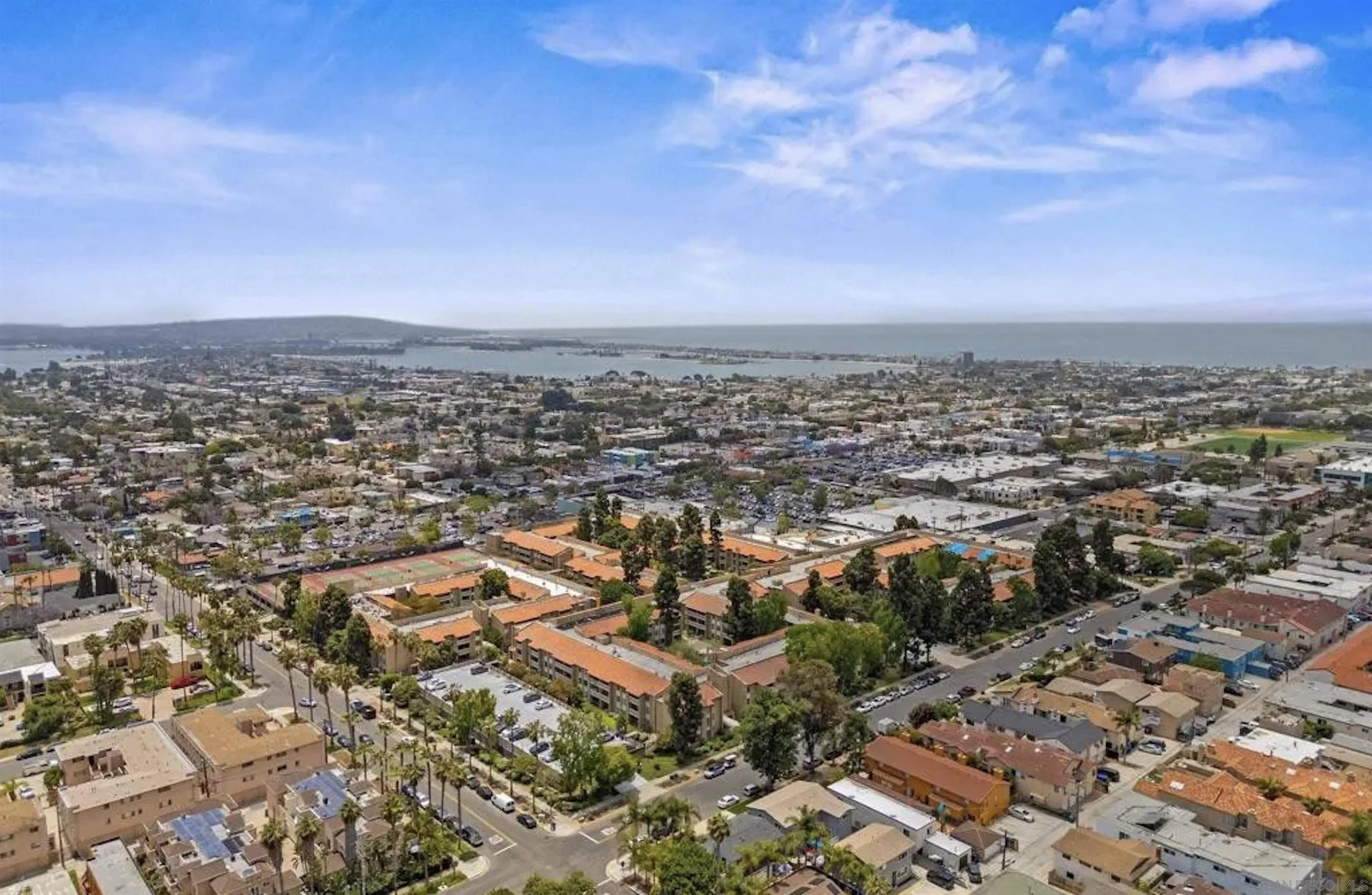https://cdn.realtyfeed.com/cdn/127/250037917/ca42a73c7dcd19837ecd5e9438265fa6.webp