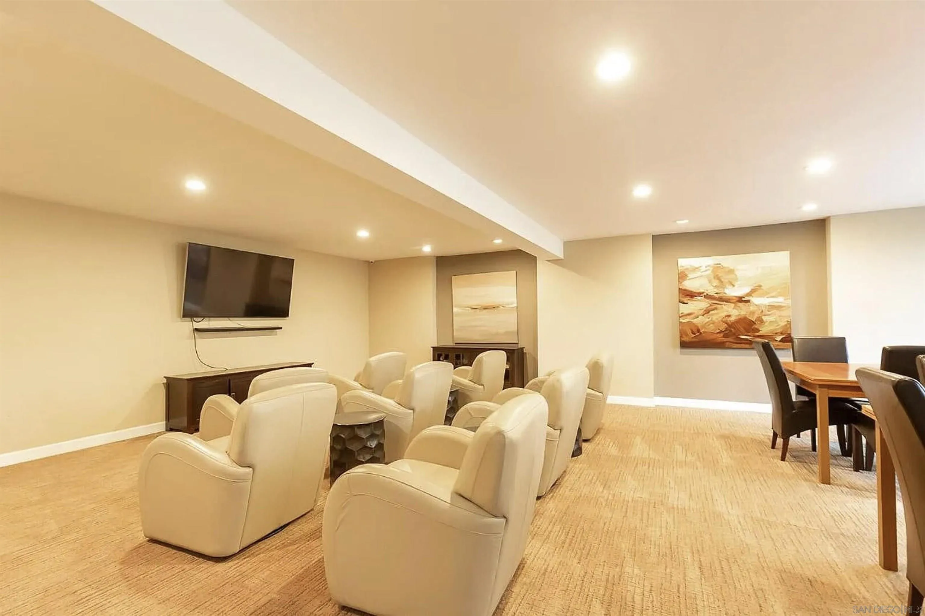 https://cdn.realtyfeed.com/cdn/127/250037917/de07229789e6f888956bb0a10694e90f.webp